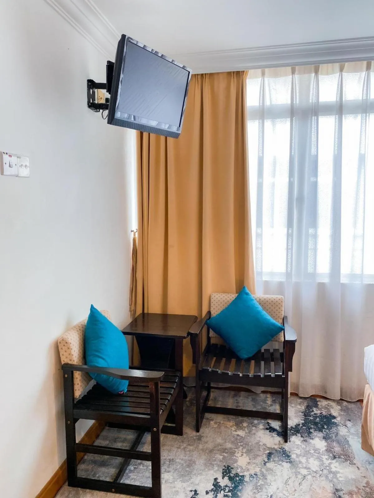 Queenspark Lovita Hotel