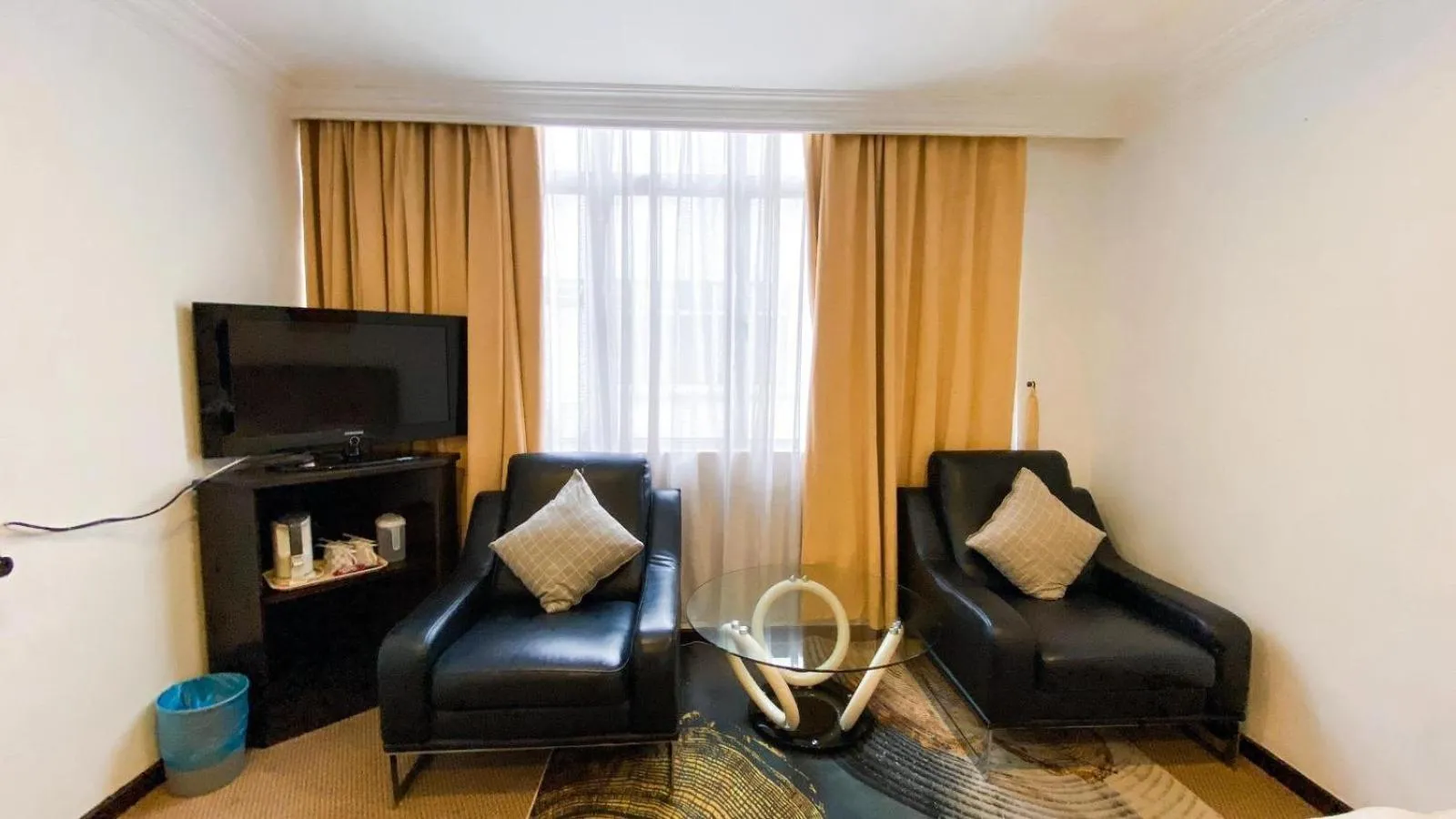 Queenspark Lovita Hotel