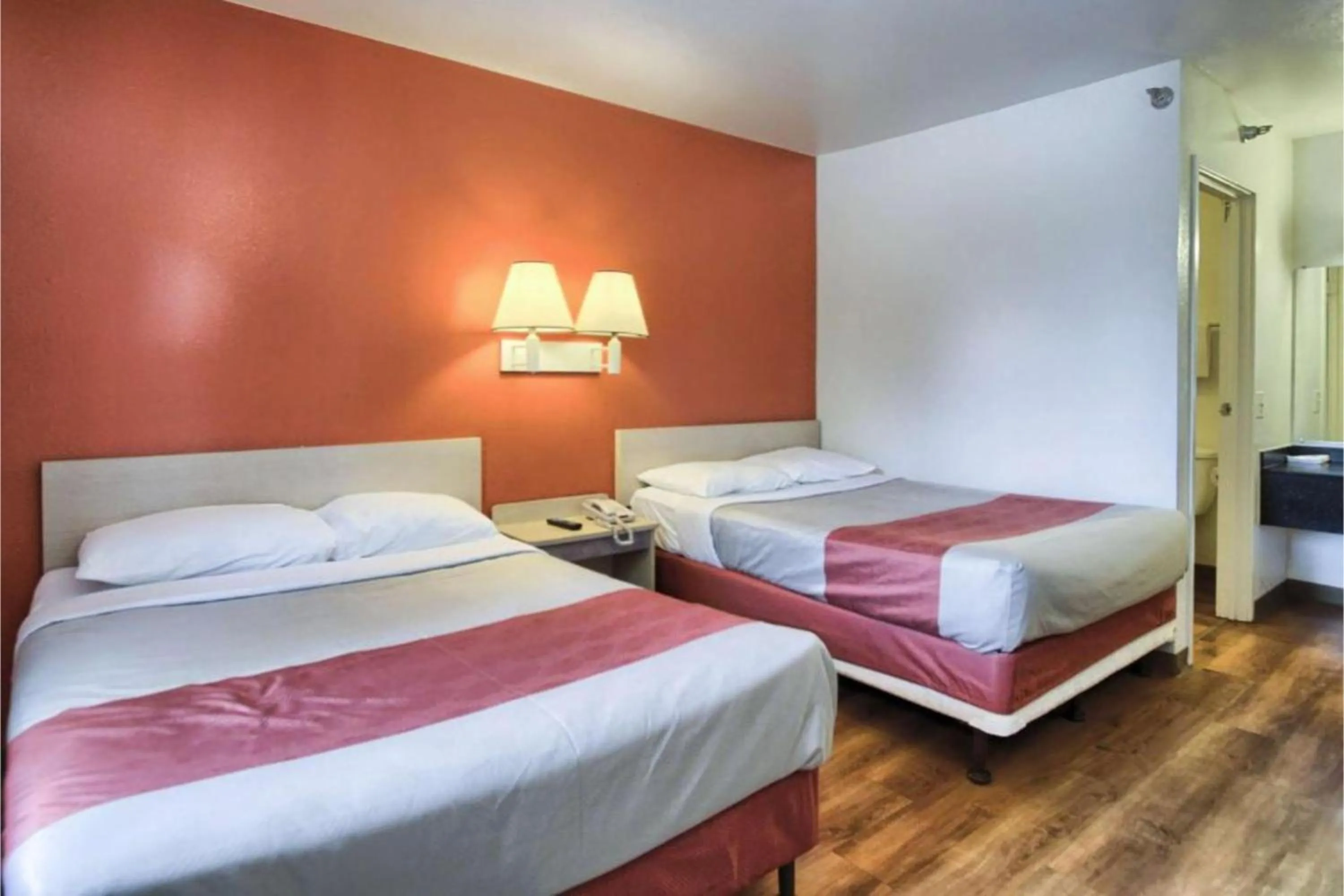 Bedroom, Bed in Cumberland Inn By OYO New Cumberland-Hershey South