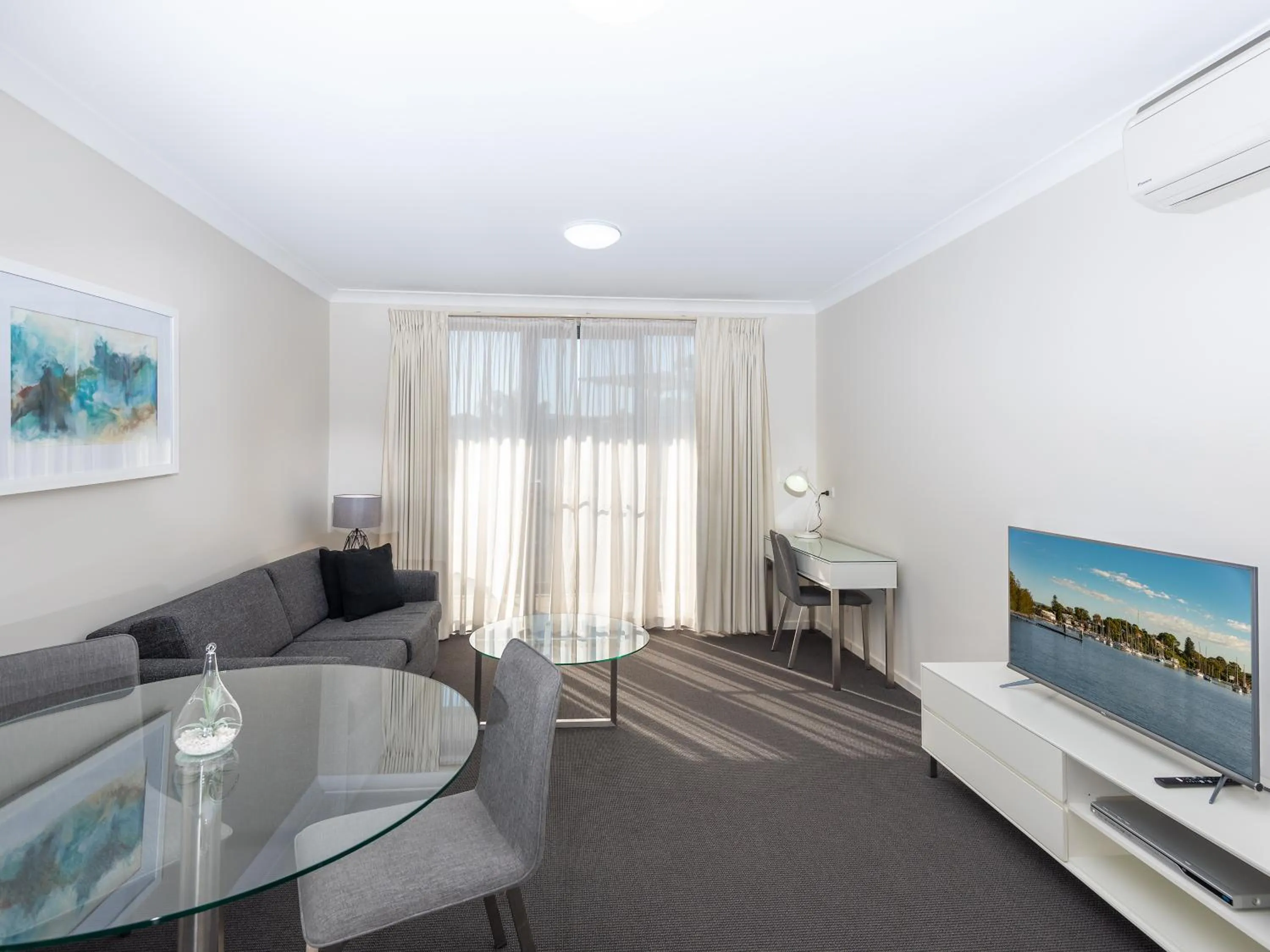 TV and multimedia in The Brighton Apartments