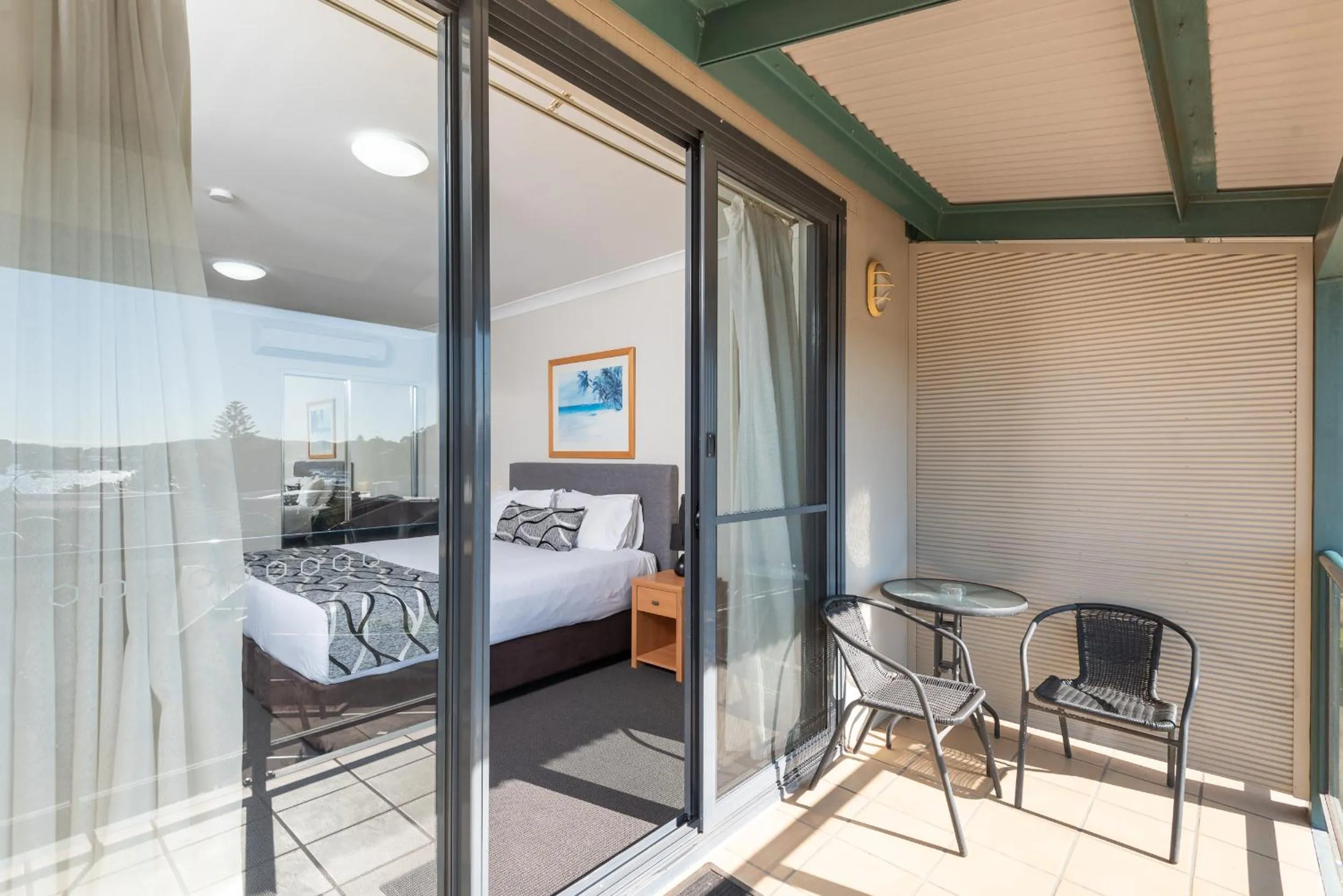 Balcony/Terrace, Bed in The Brighton Apartments