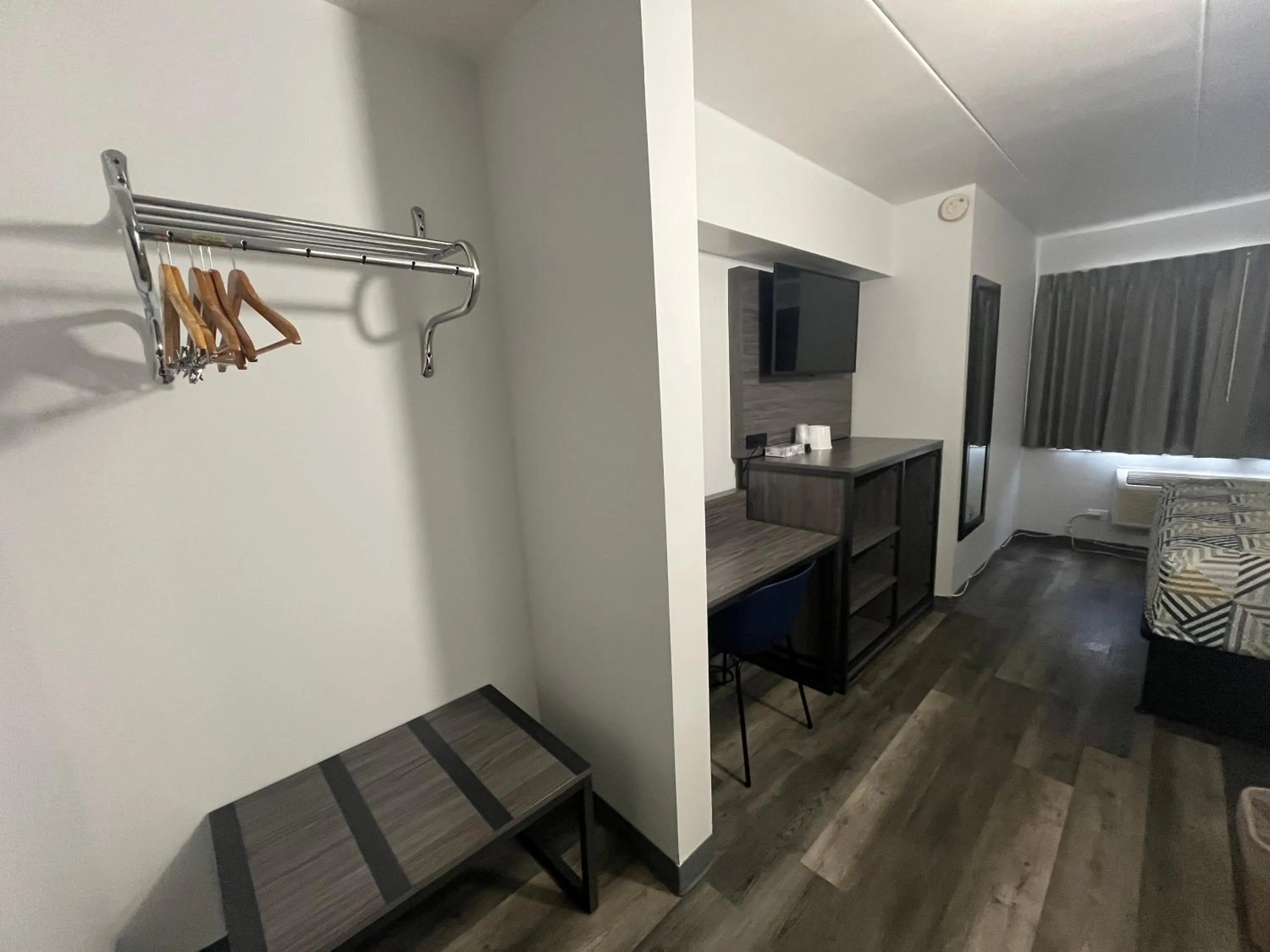 wardrobe, Bed in Motel 6 Chicago, IL - Halsted