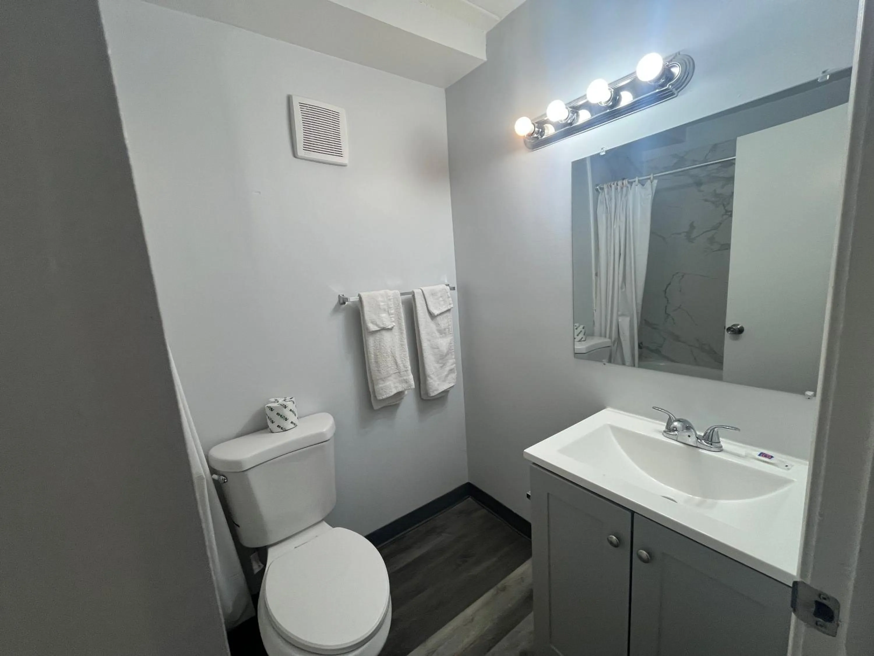 Bathroom in Motel 6 Chicago, IL - Halsted