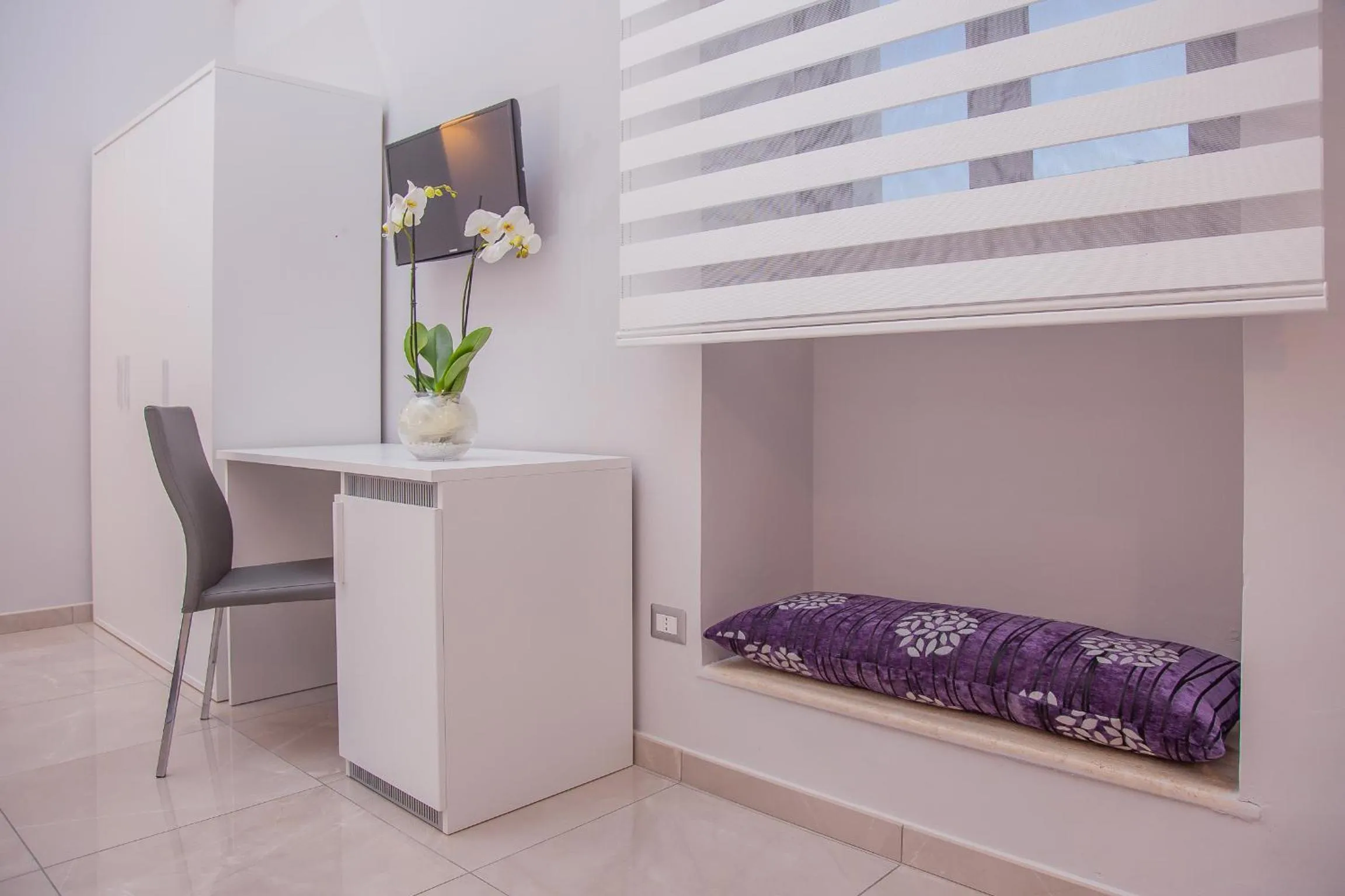 Decorative detail in Acquamarina B&b