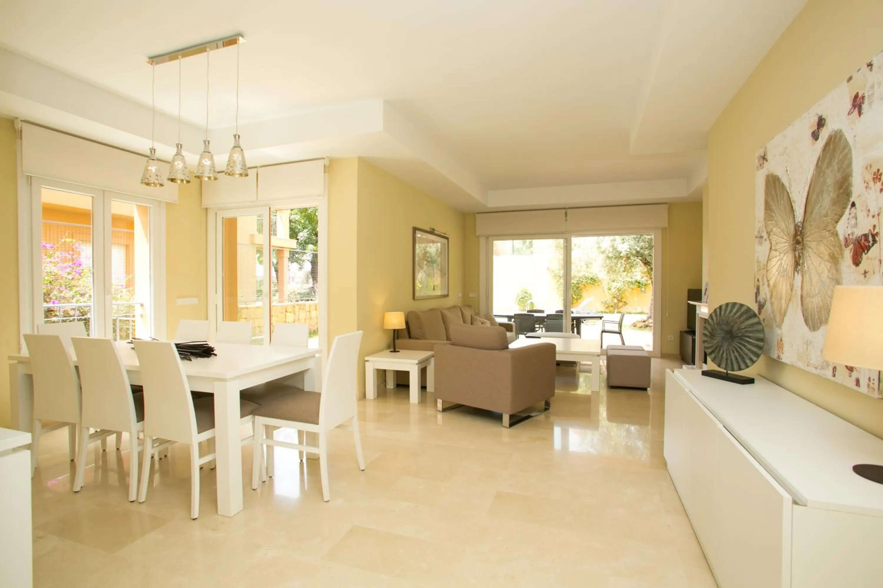 Dining area in Villas Altos De Marbella
