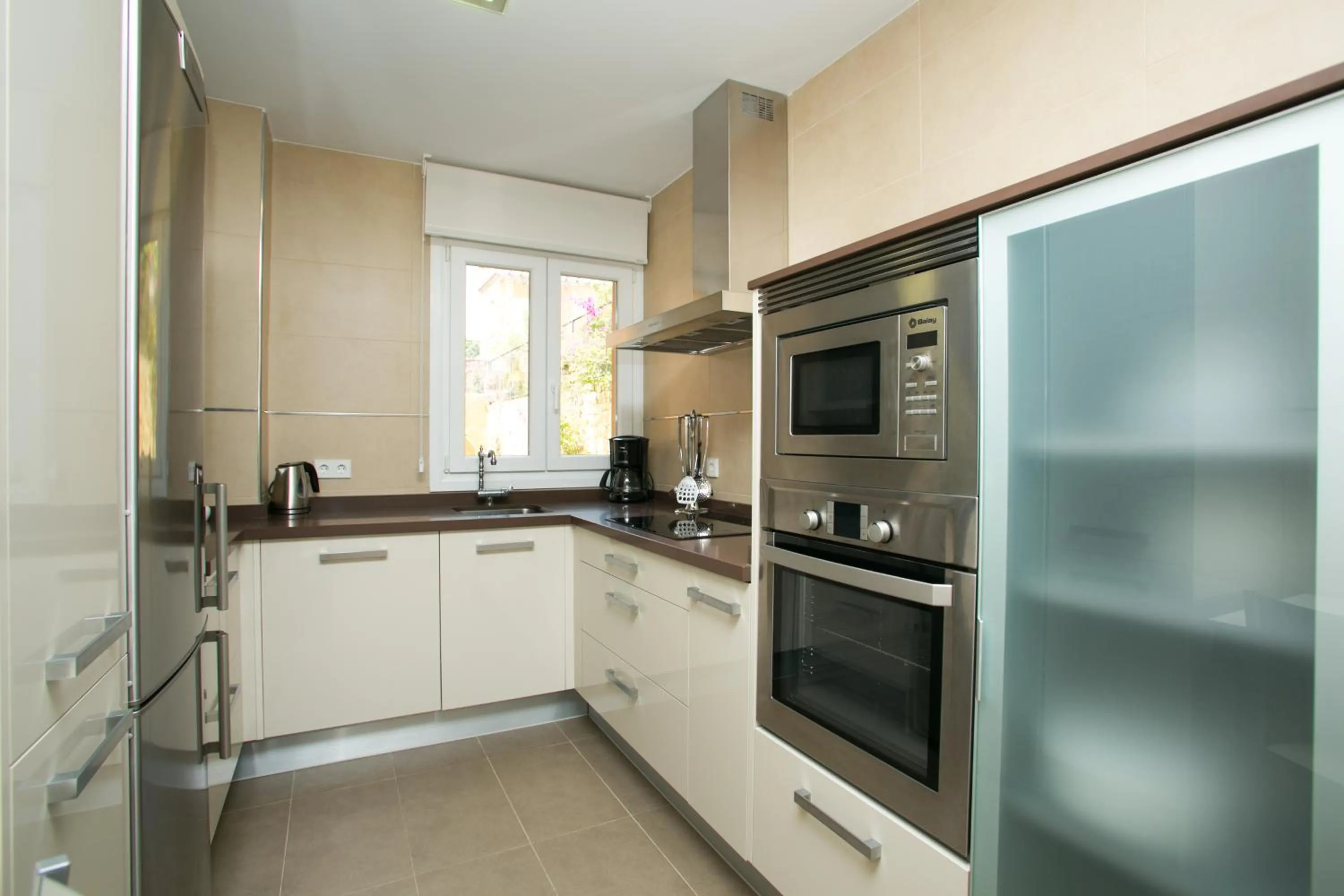 Kitchen or kitchenette in Villas Altos De Marbella