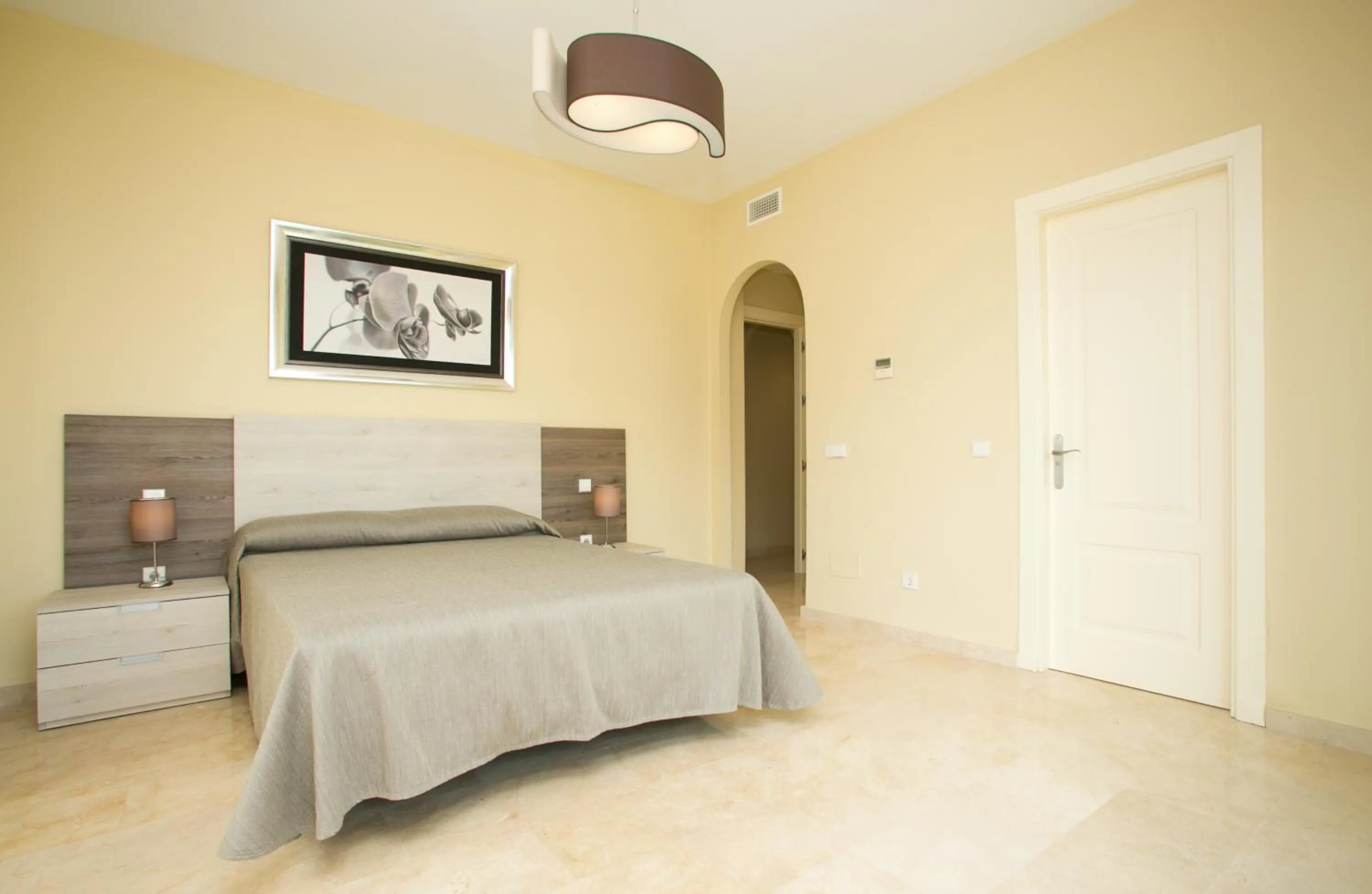 Photo of the whole room, Bed in Villas Altos De Marbella