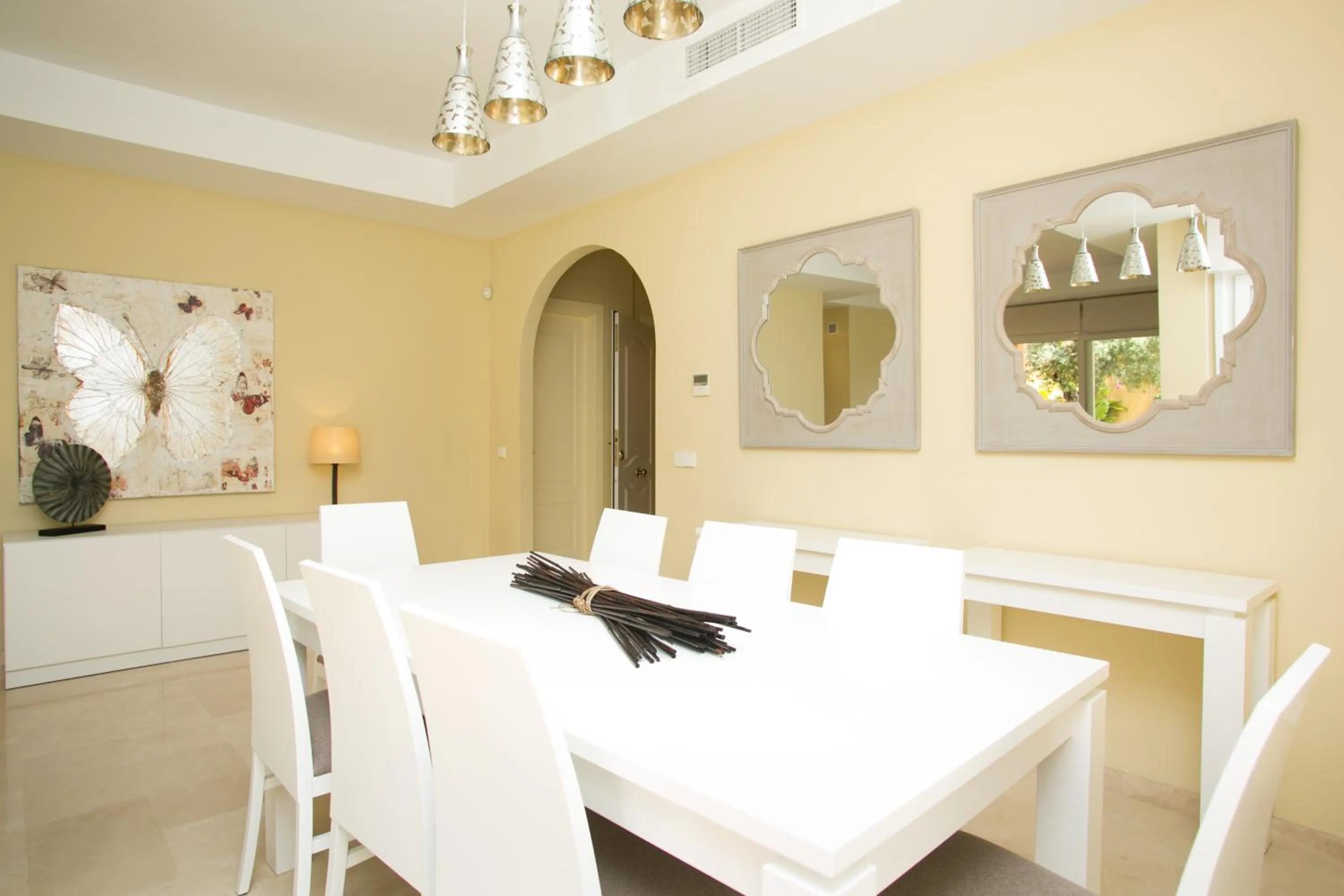 Dining area, Bed in Villas Altos De Marbella