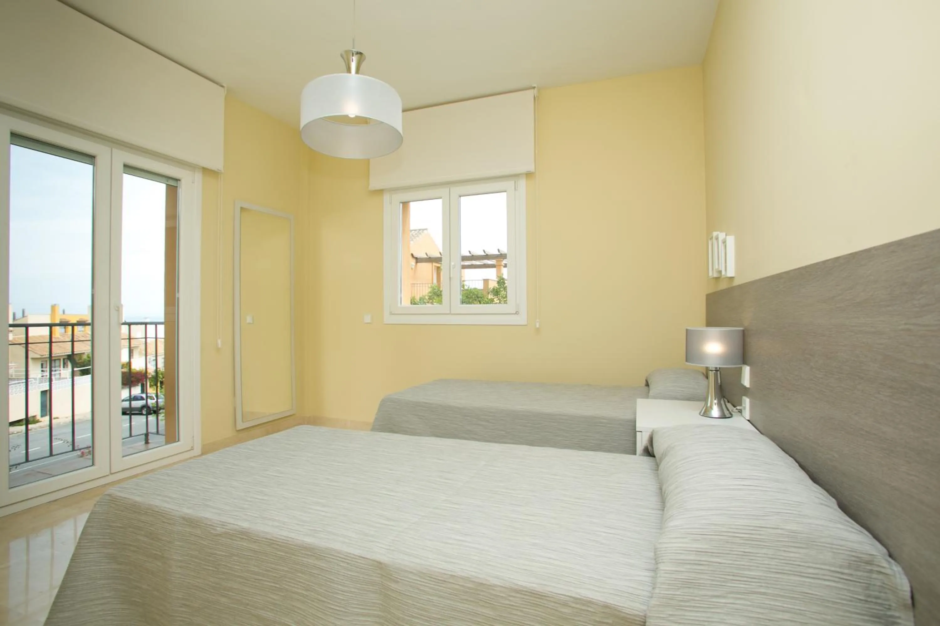 Photo of the whole room, Bed in Villas Altos De Marbella