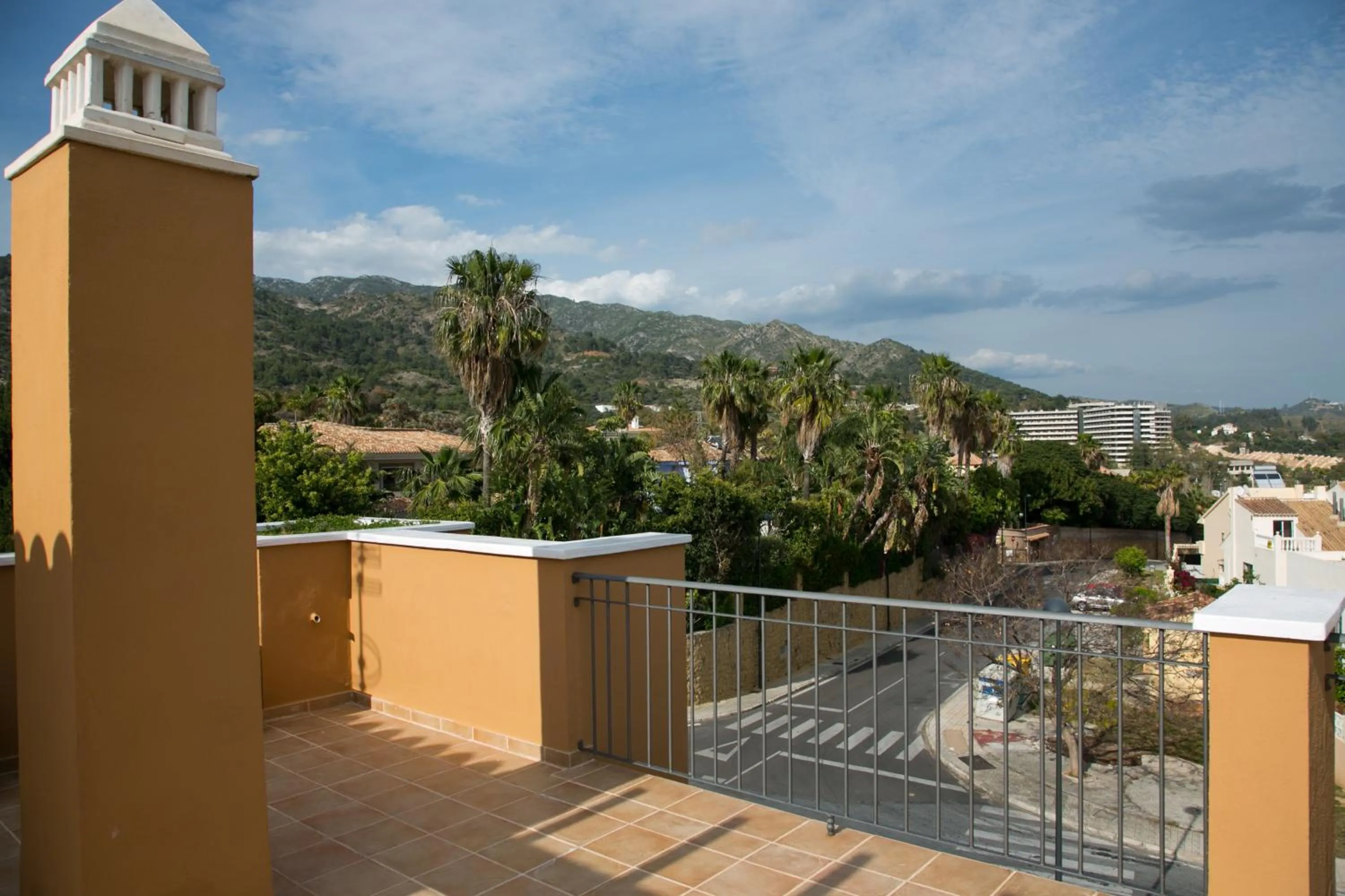 Day in Villas Altos De Marbella