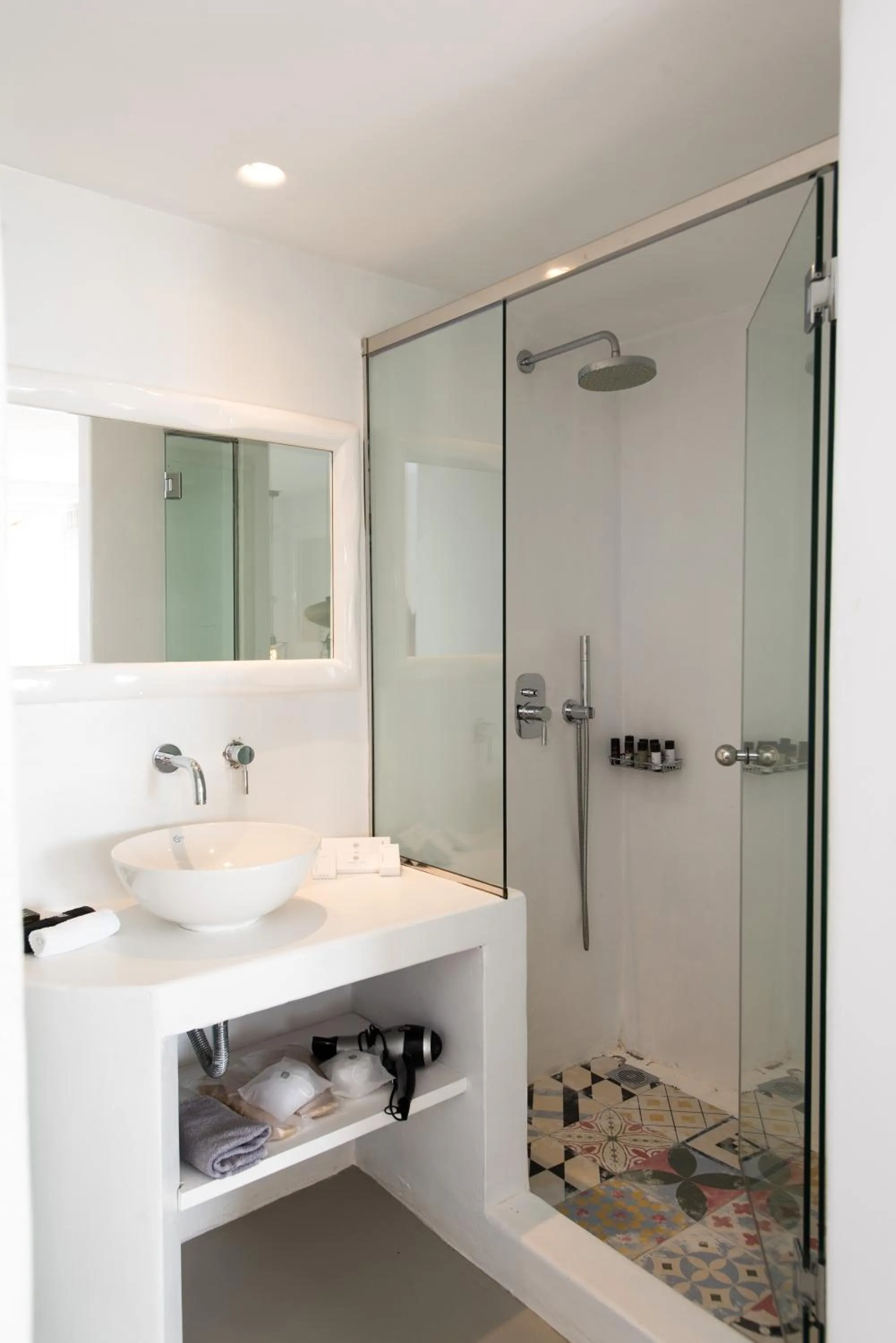 Shower in Bellou Suites