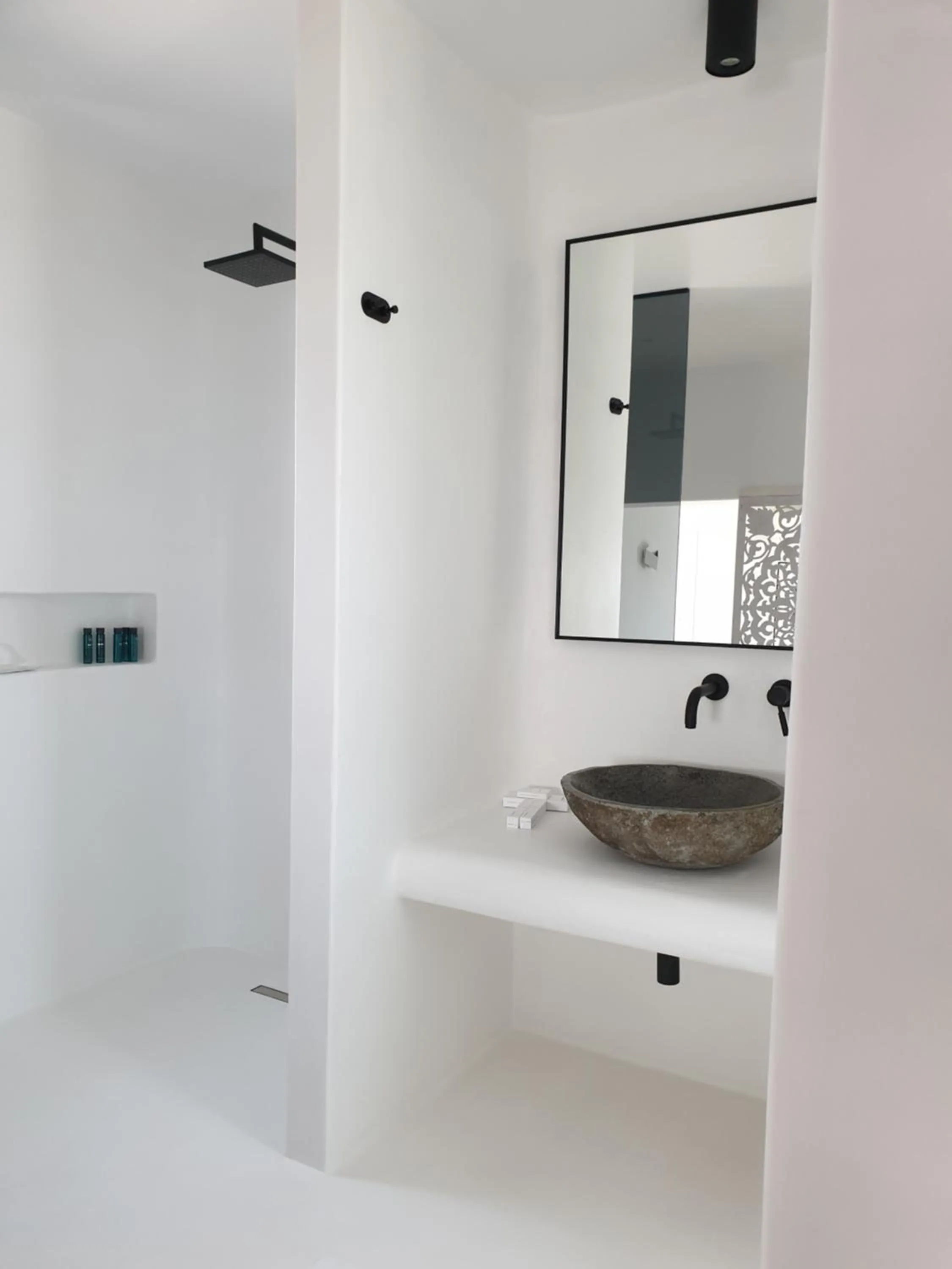 Shower in Bellou Suites