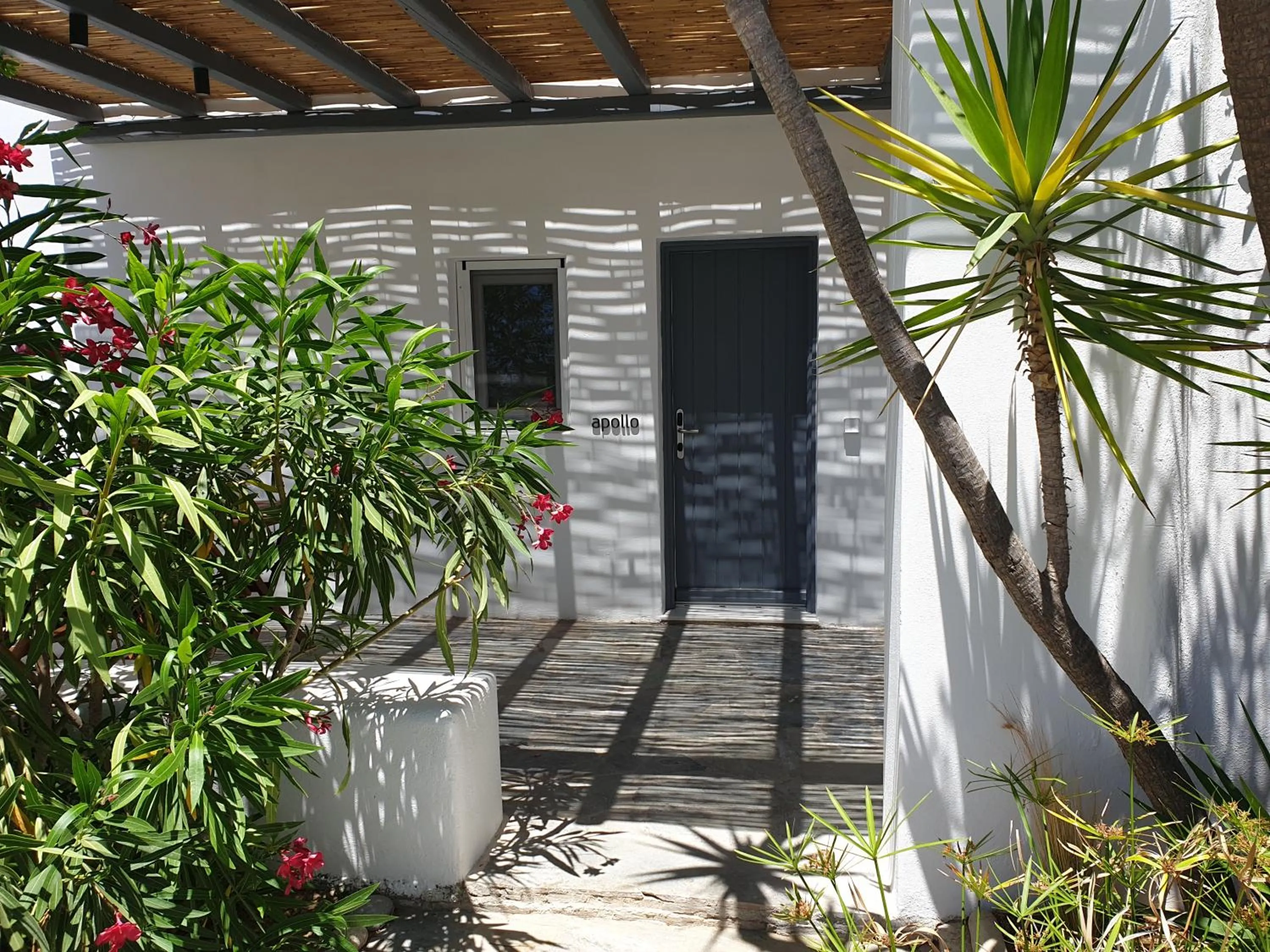 Facade/entrance in Bellou Suites