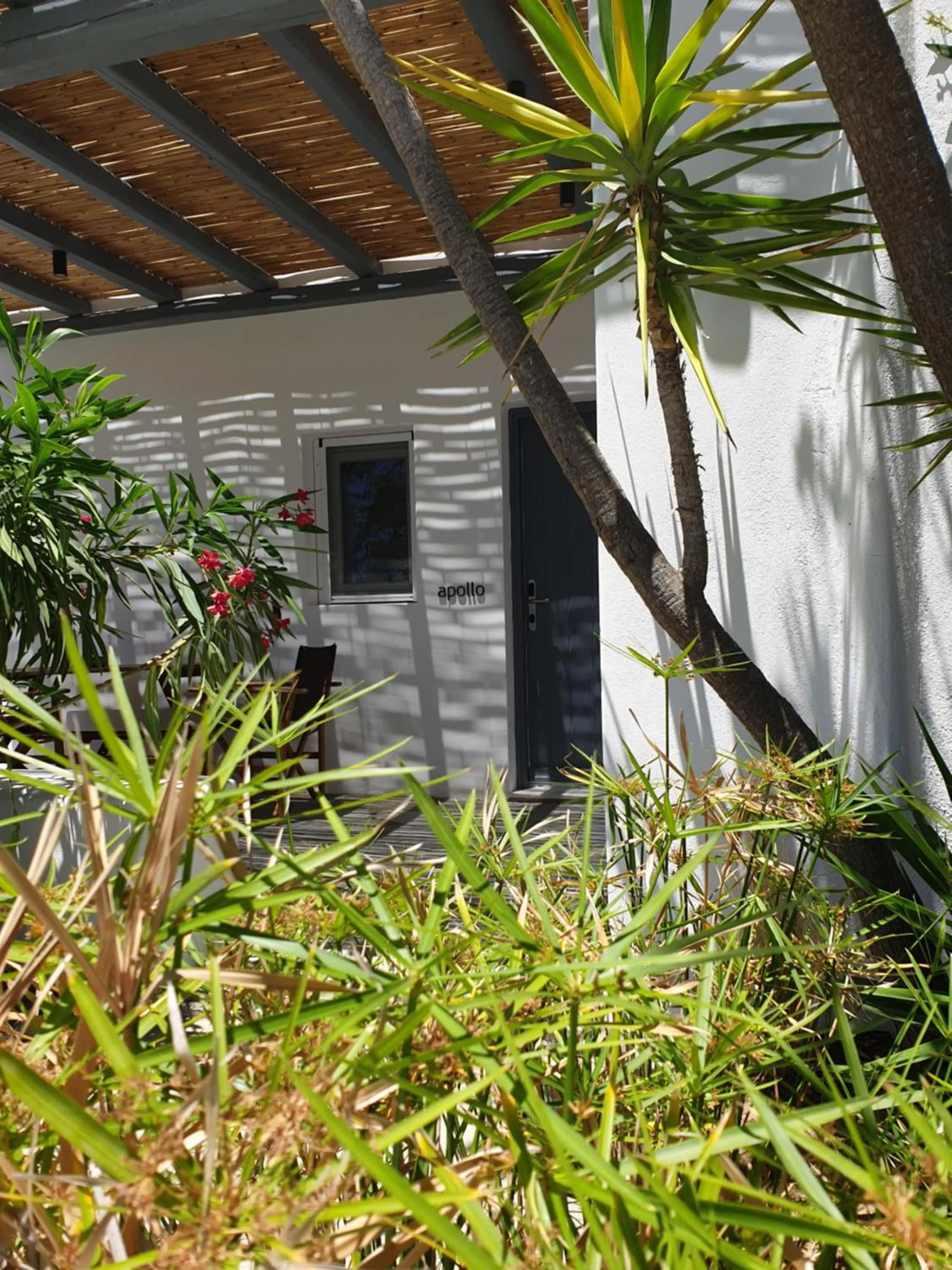 Facade/entrance in Bellou Suites