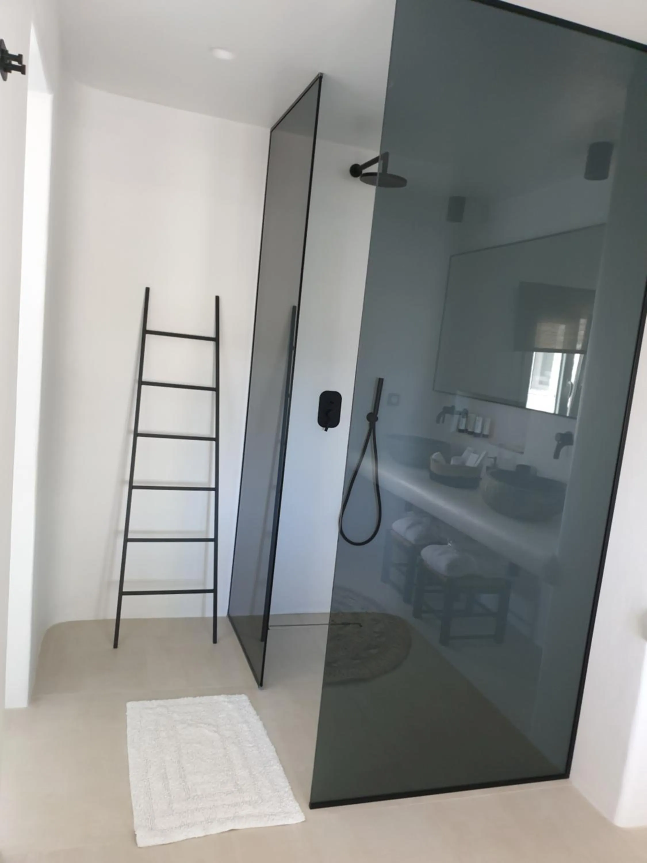 Shower in Bellou Suites