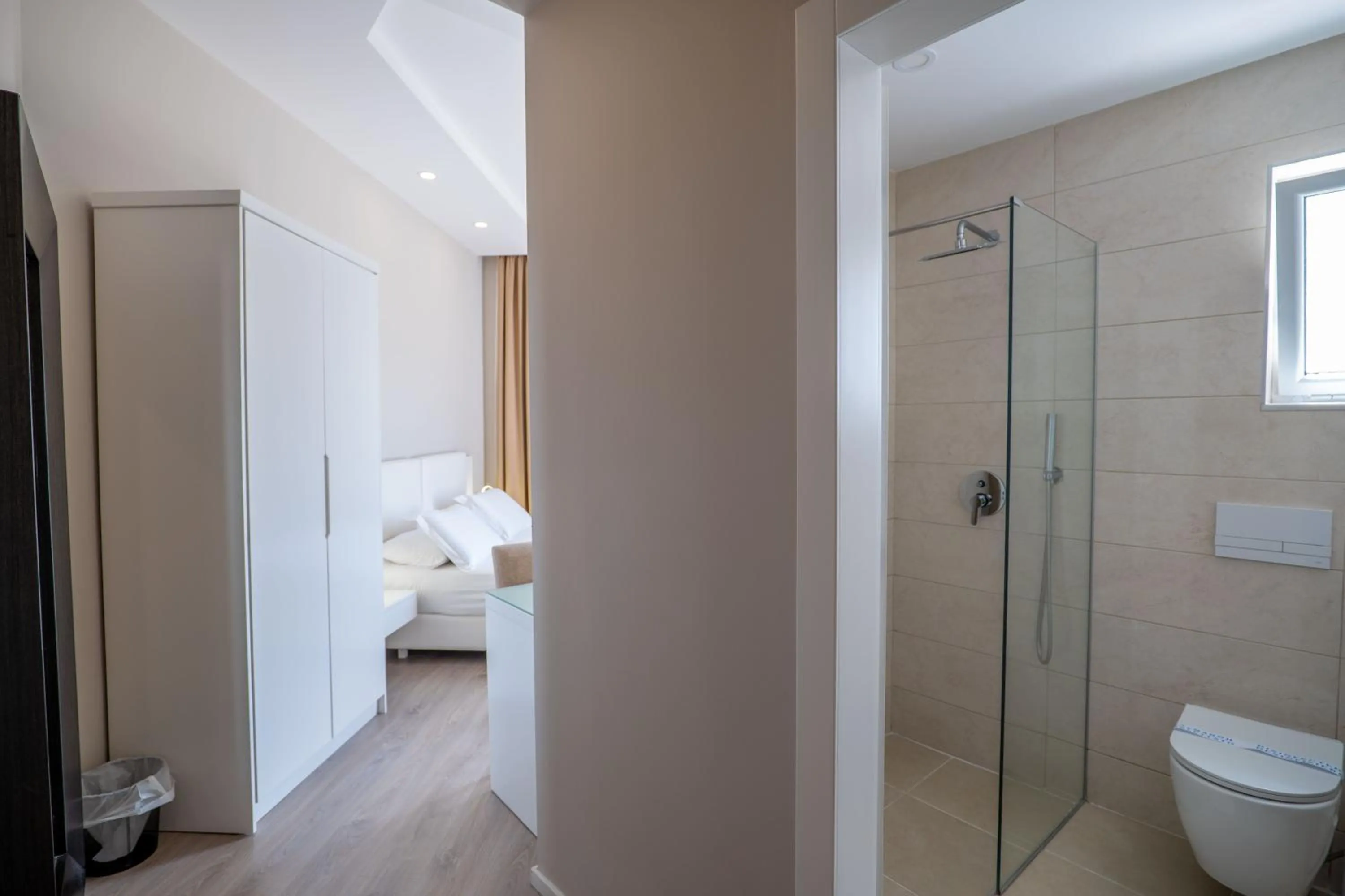 Shower in Hotel Sejko