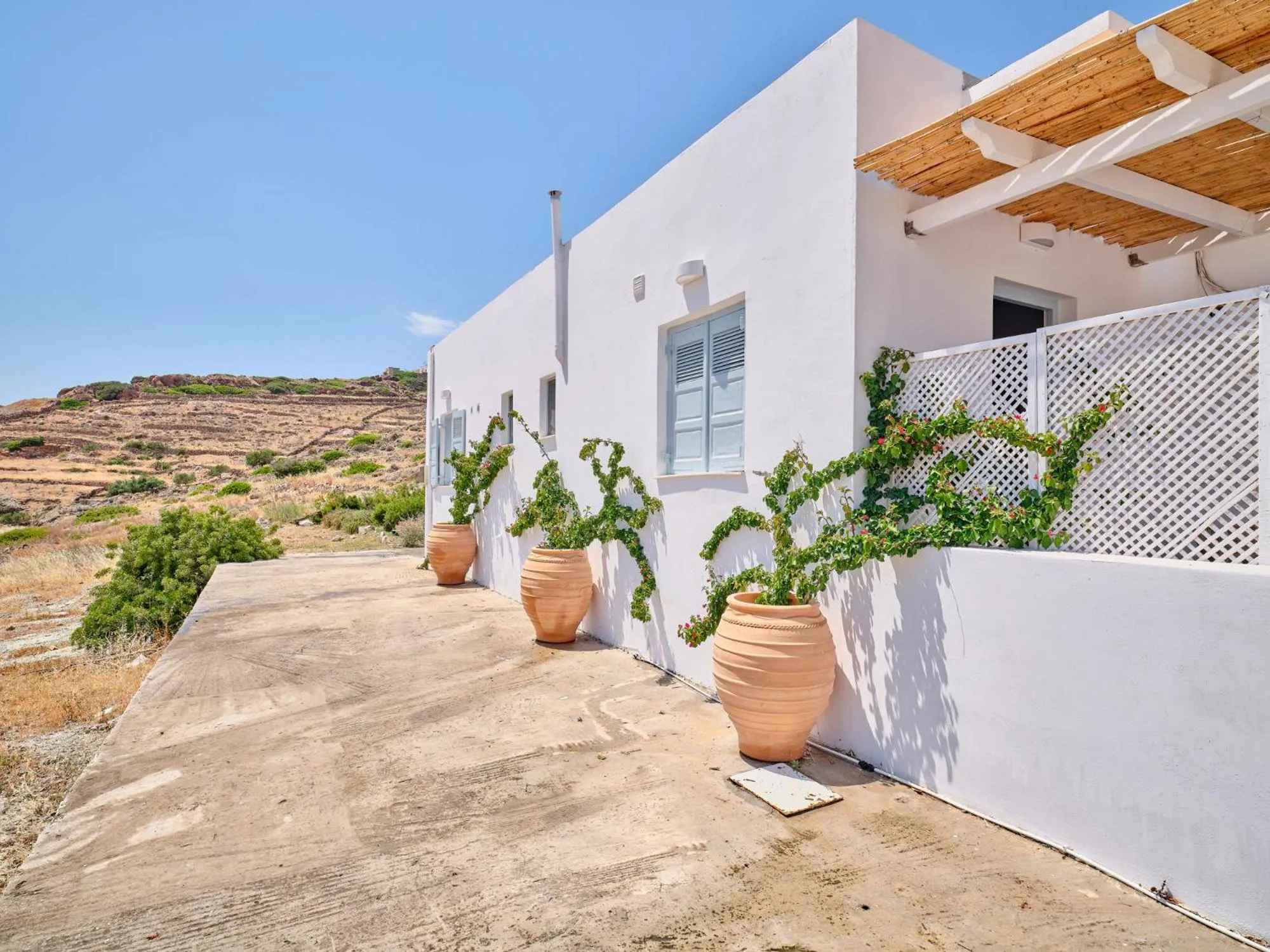 Property building in Milaki Kimolos