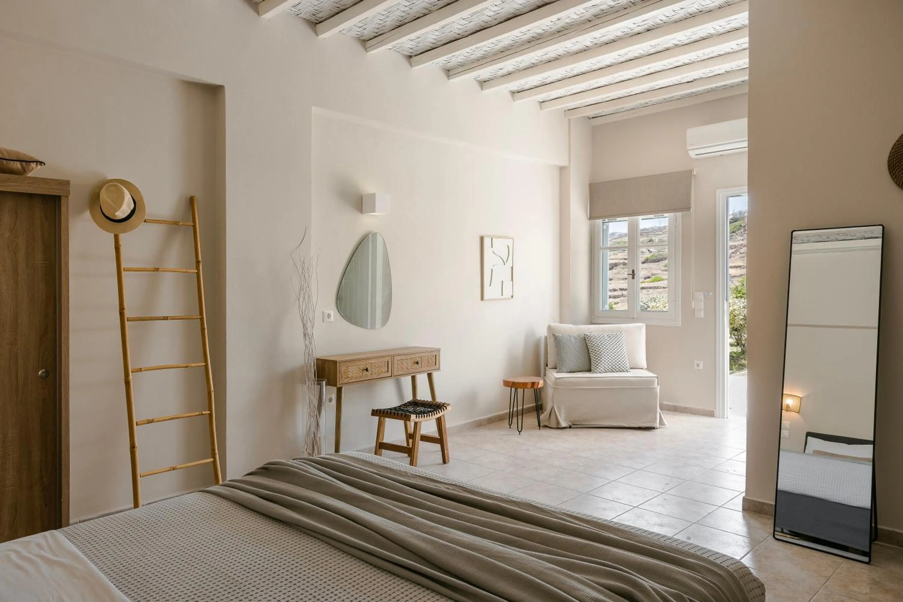 Bed in Milaki Kimolos
