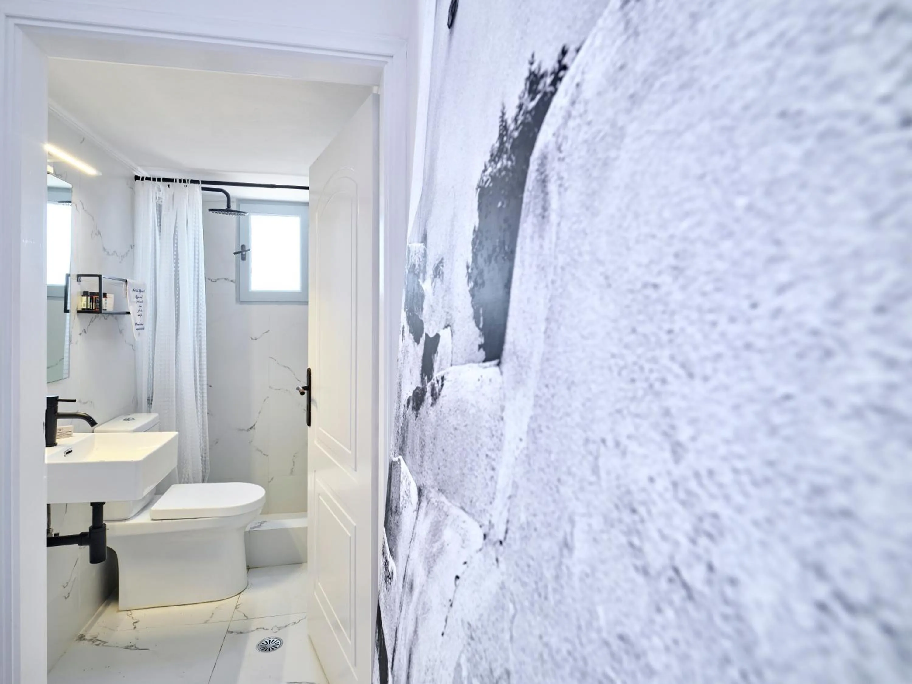 Shower in Milaki Kimolos