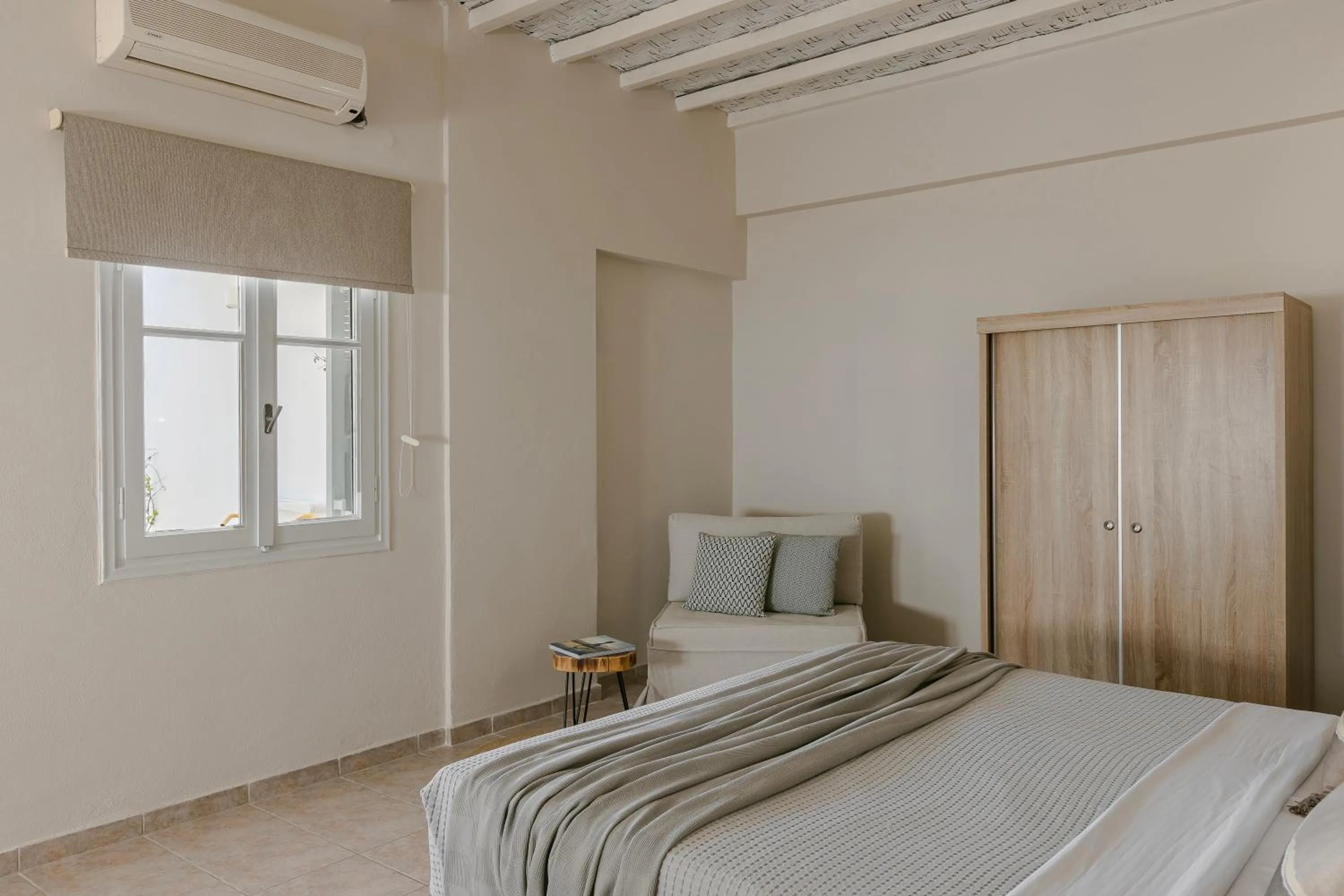 Bed in Milaki Kimolos