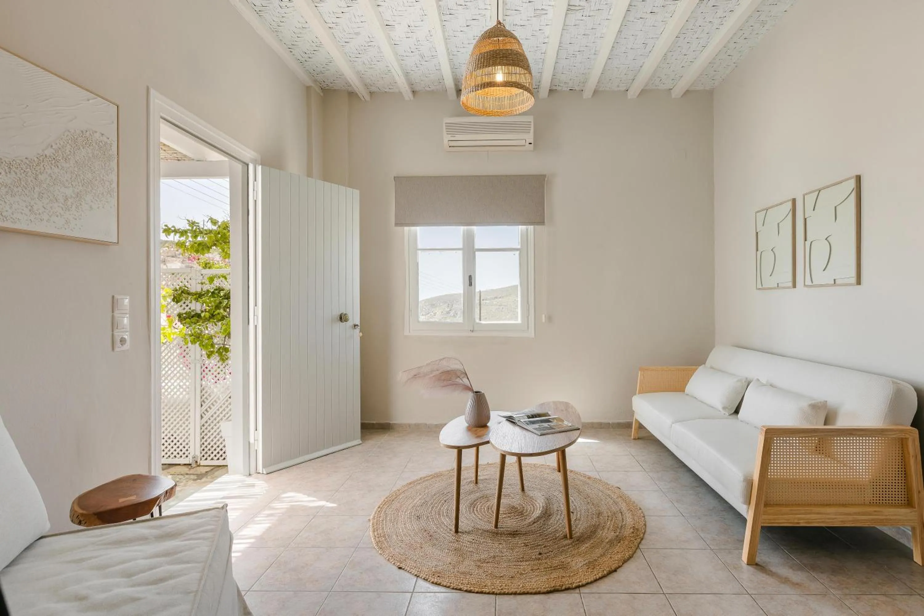 View (from property/room), Bed in Milaki Kimolos