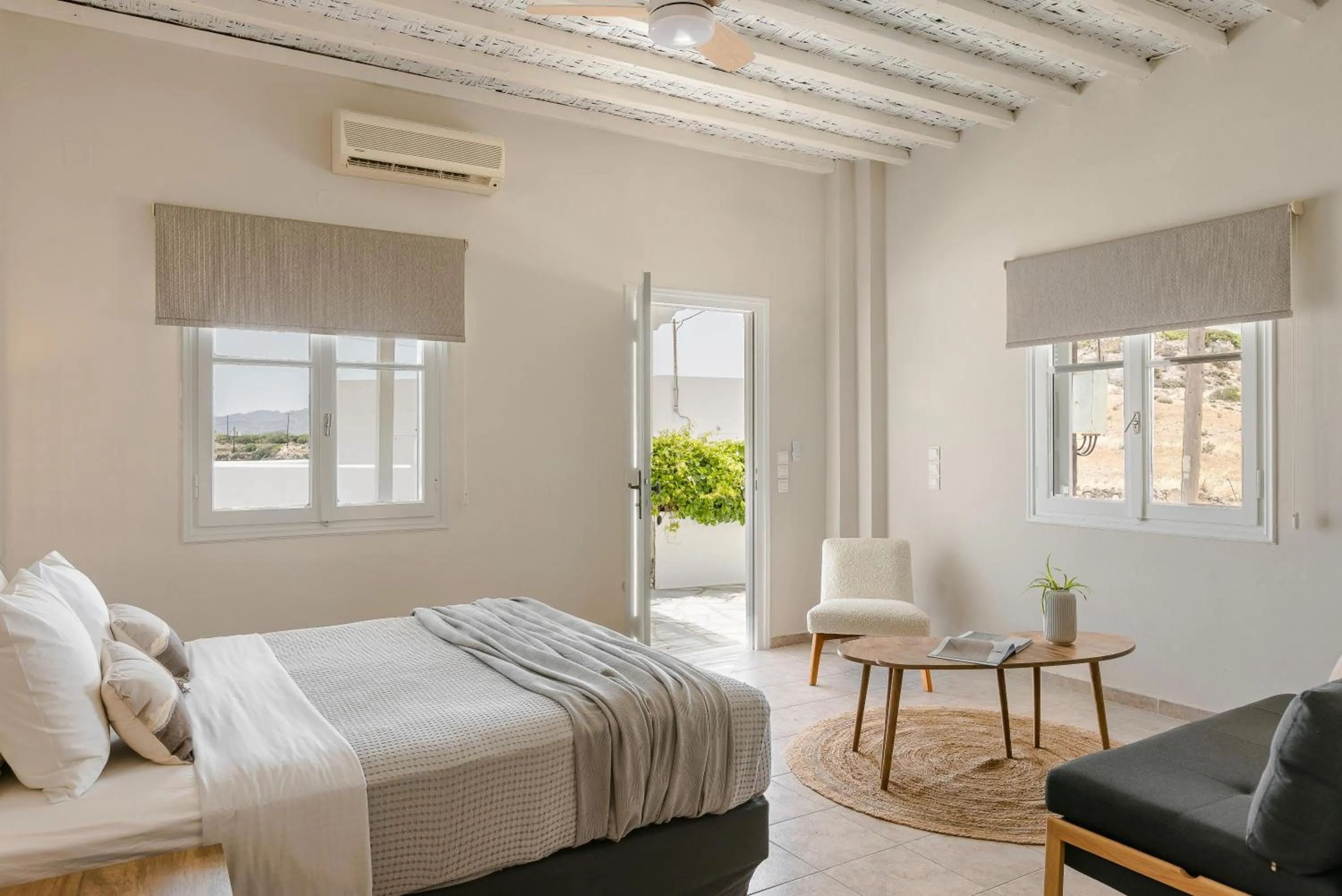Bedroom, Bed in Milaki Kimolos