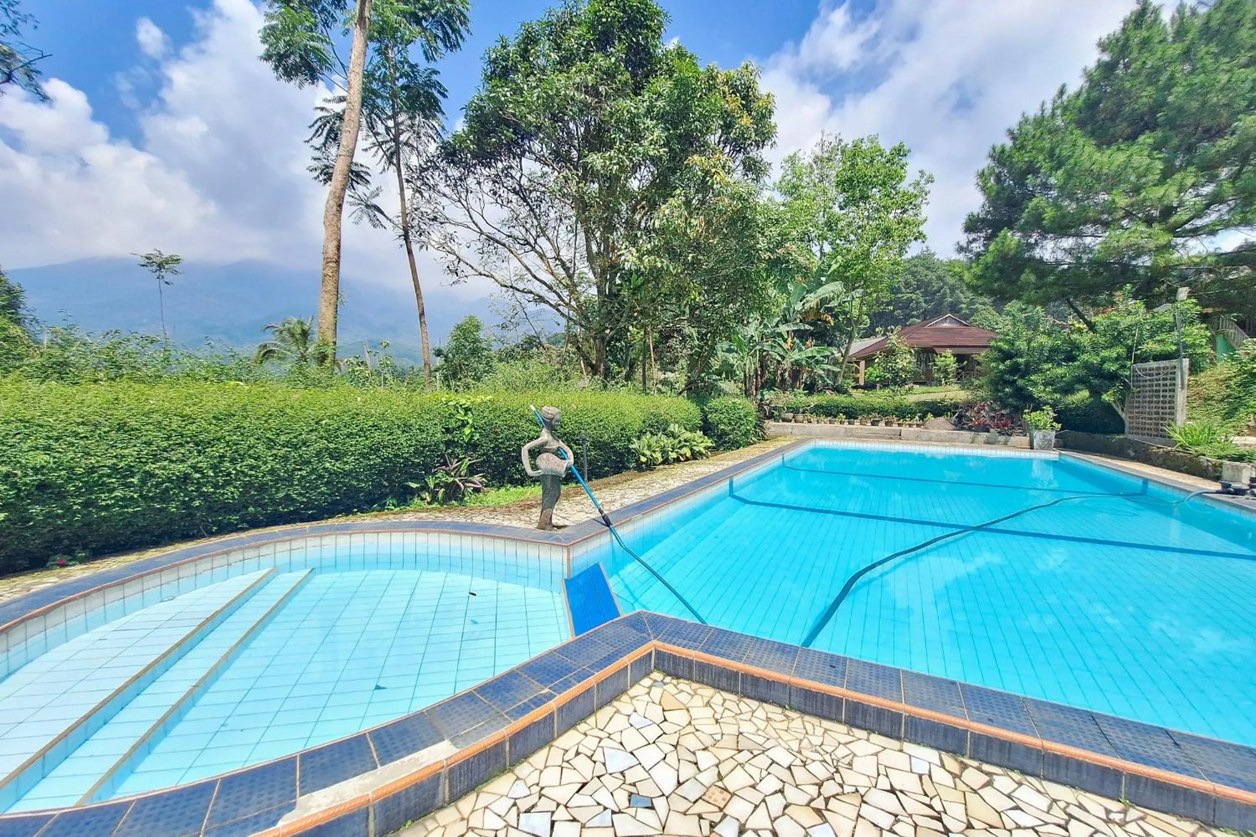 Villa Paul Pamijahan RedPartner