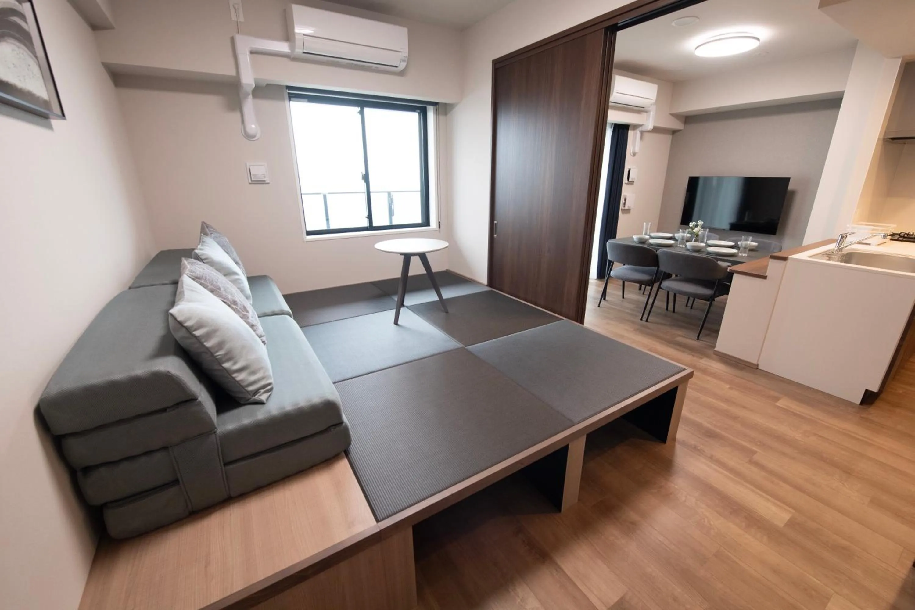 TV and multimedia in THE RISE Osaka Universal Bayside