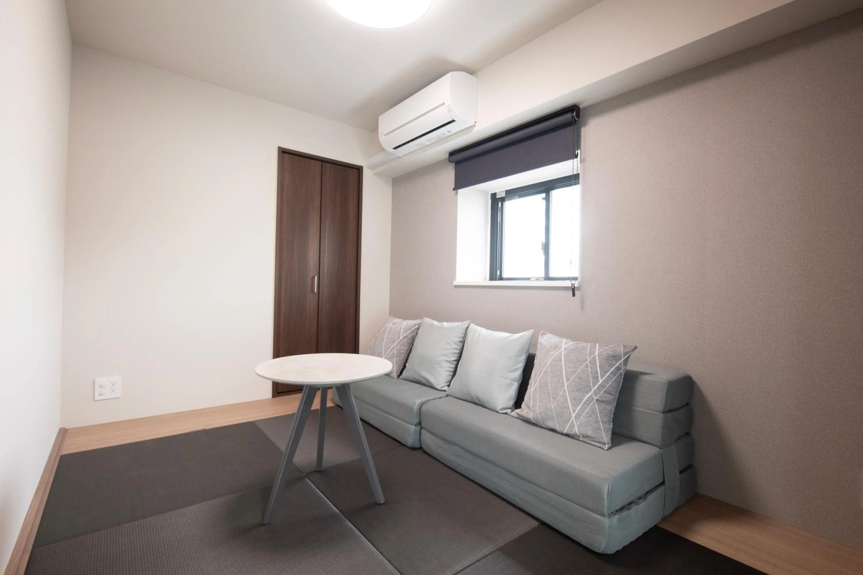 Photo of the whole room in THE RISE Osaka Universal Bayside