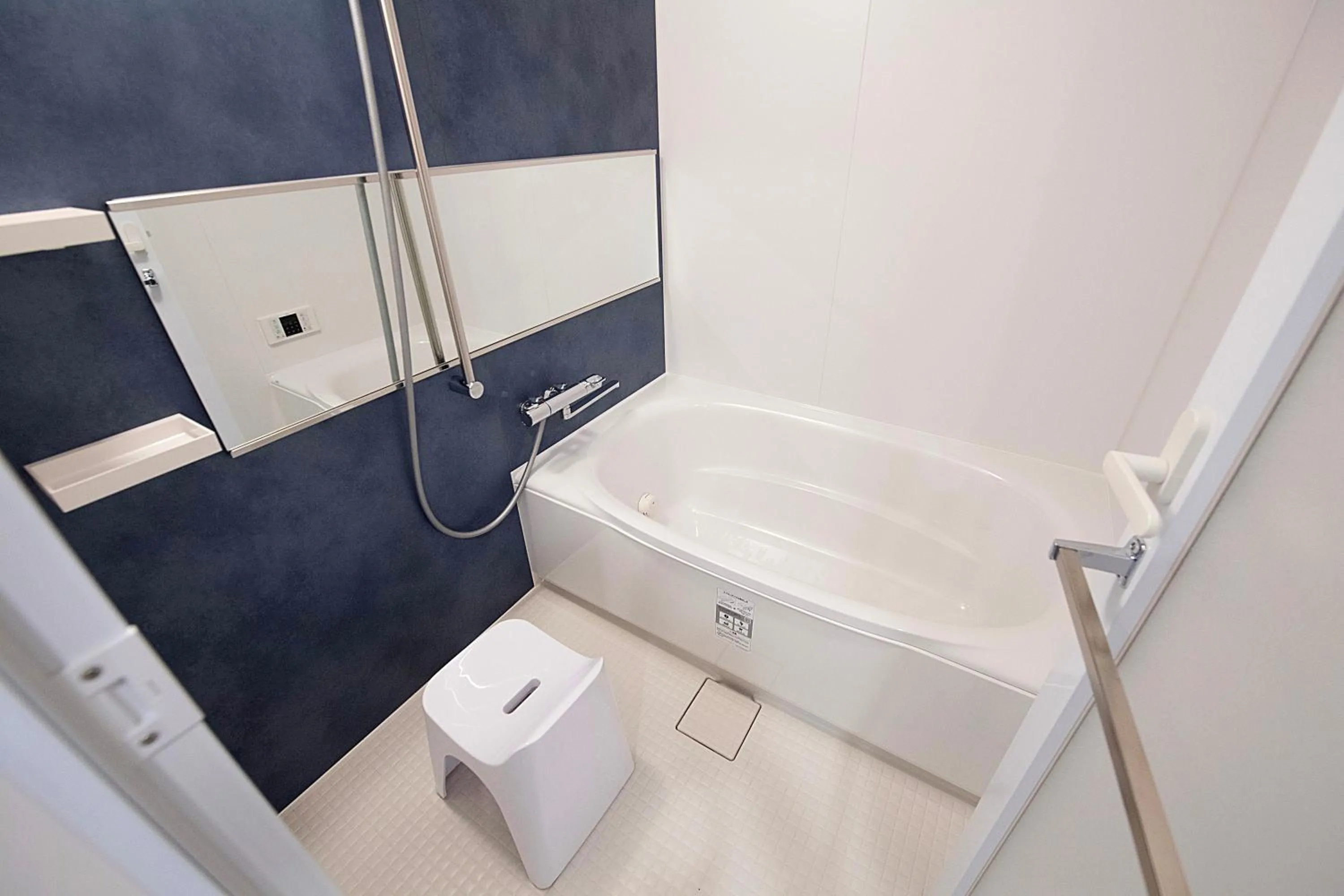 Shower in THE RISE Osaka Universal Bayside