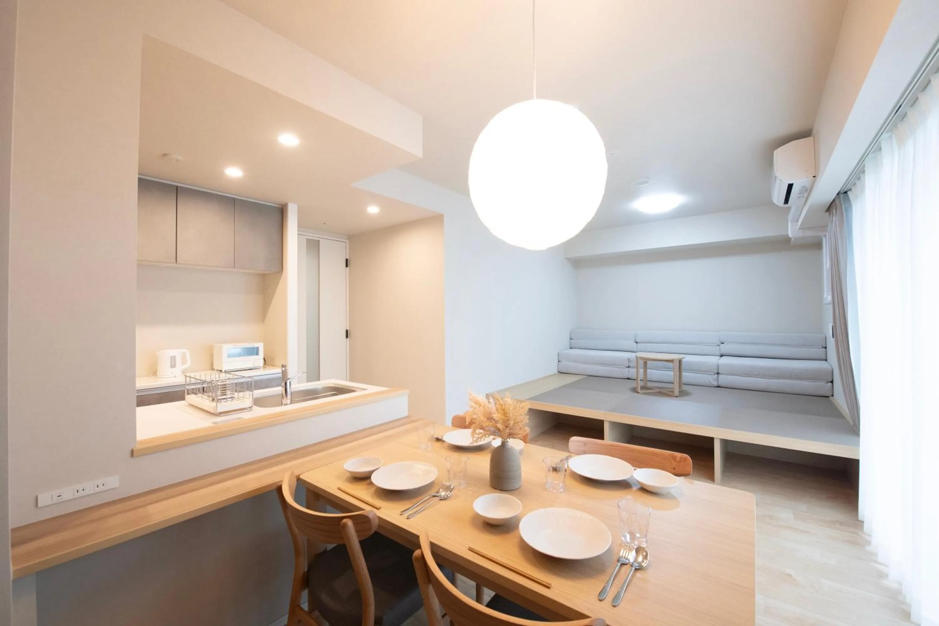 Kitchen or kitchenette, Bed in THE RISE Osaka Universal Bayside