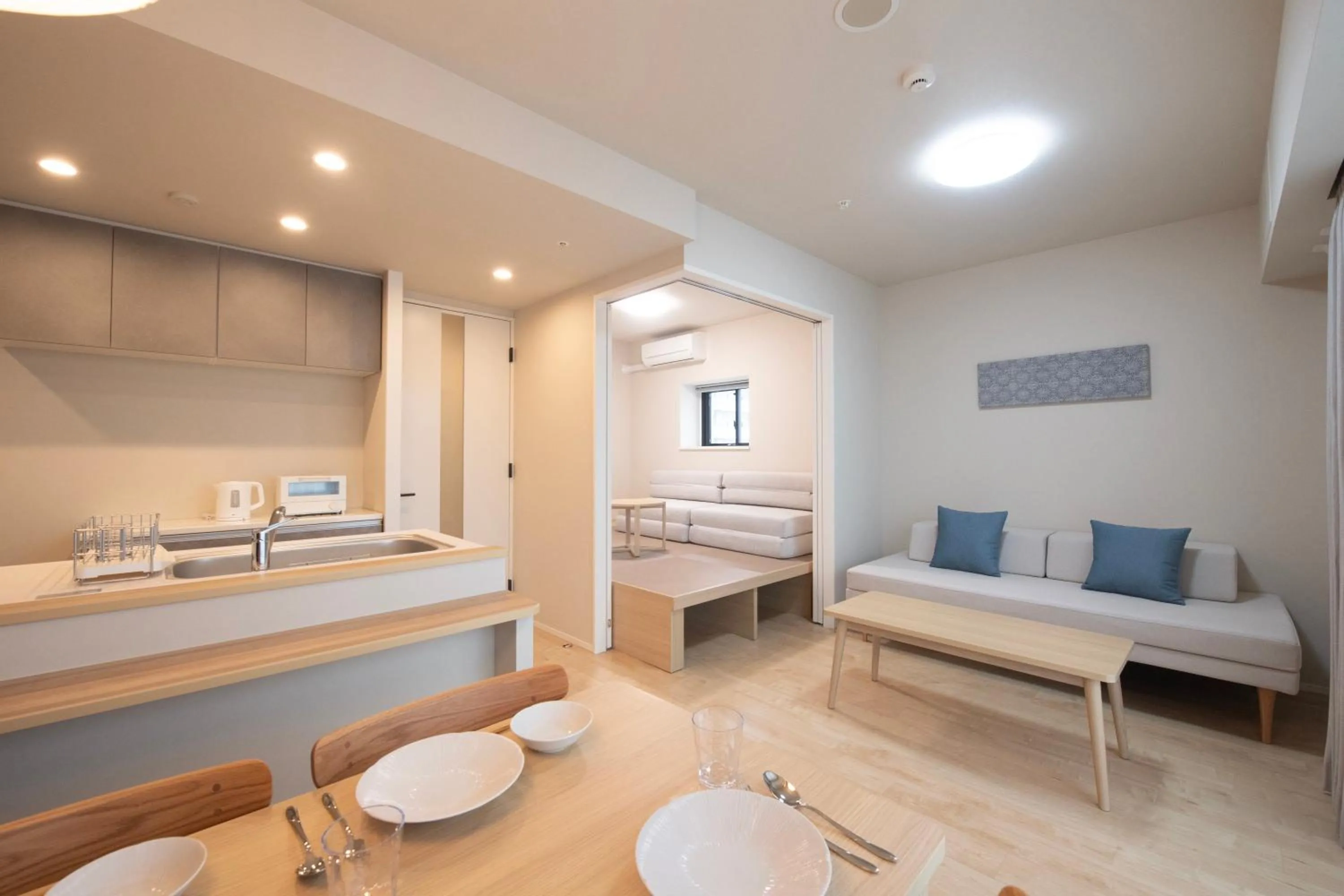 Kitchen or kitchenette, Bed in THE RISE Osaka Universal Bayside