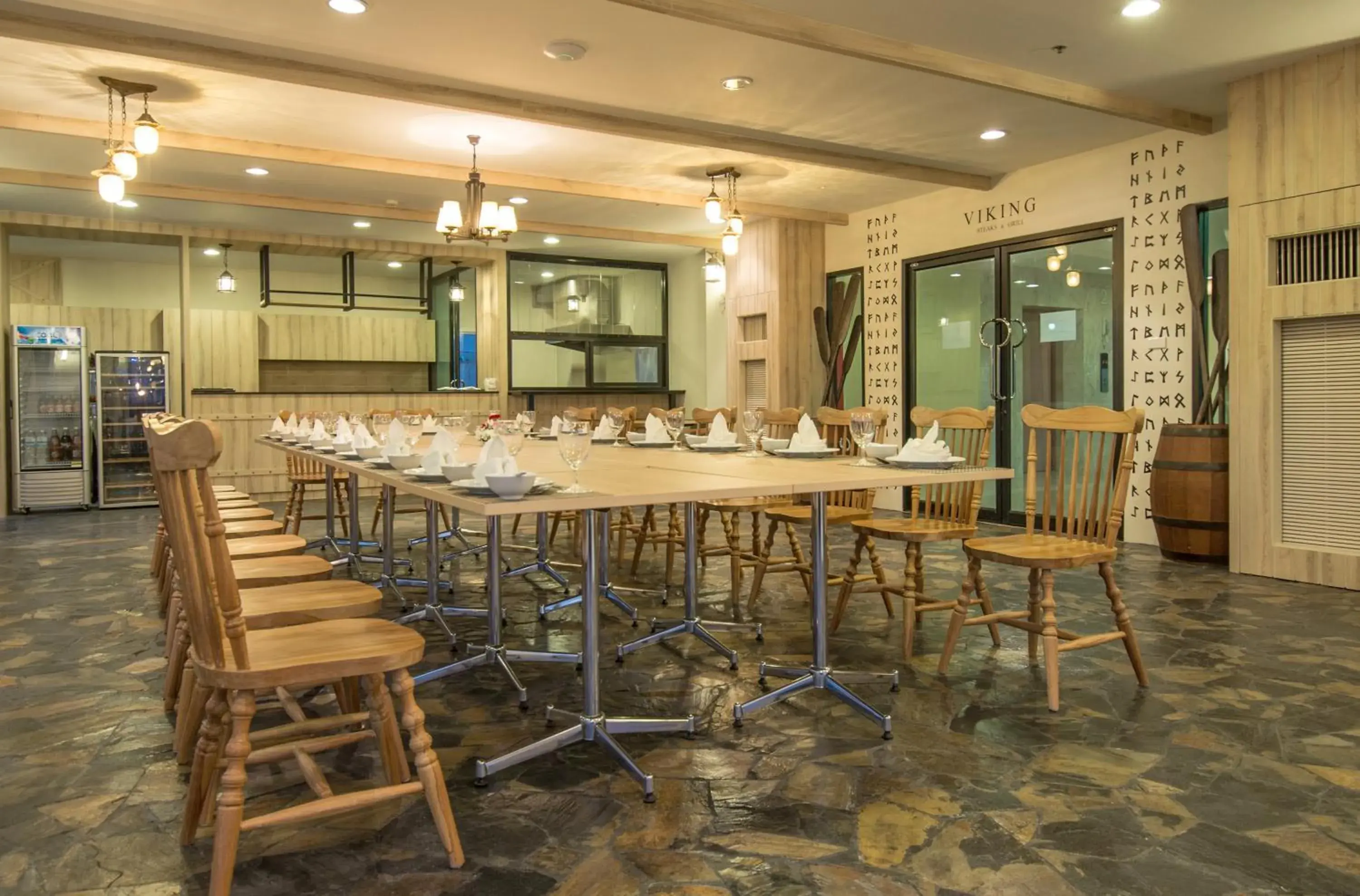 Restaurant/places to eat in Prachuap Grand Hotel Restaurant/places to eat in Prachuap Grand Hotel