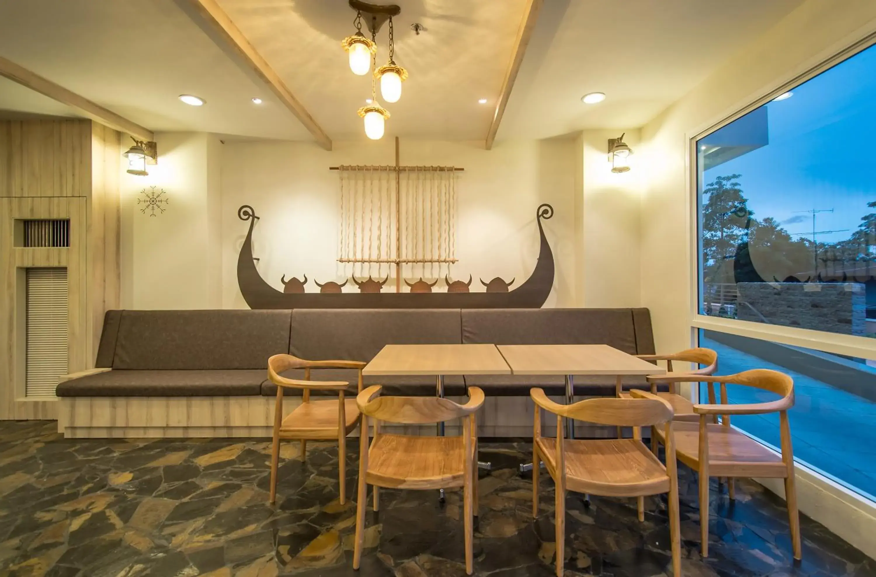 Restaurant/places to eat in Prachuap Grand Hotel Restaurant/places to eat in Prachuap Grand Hotel