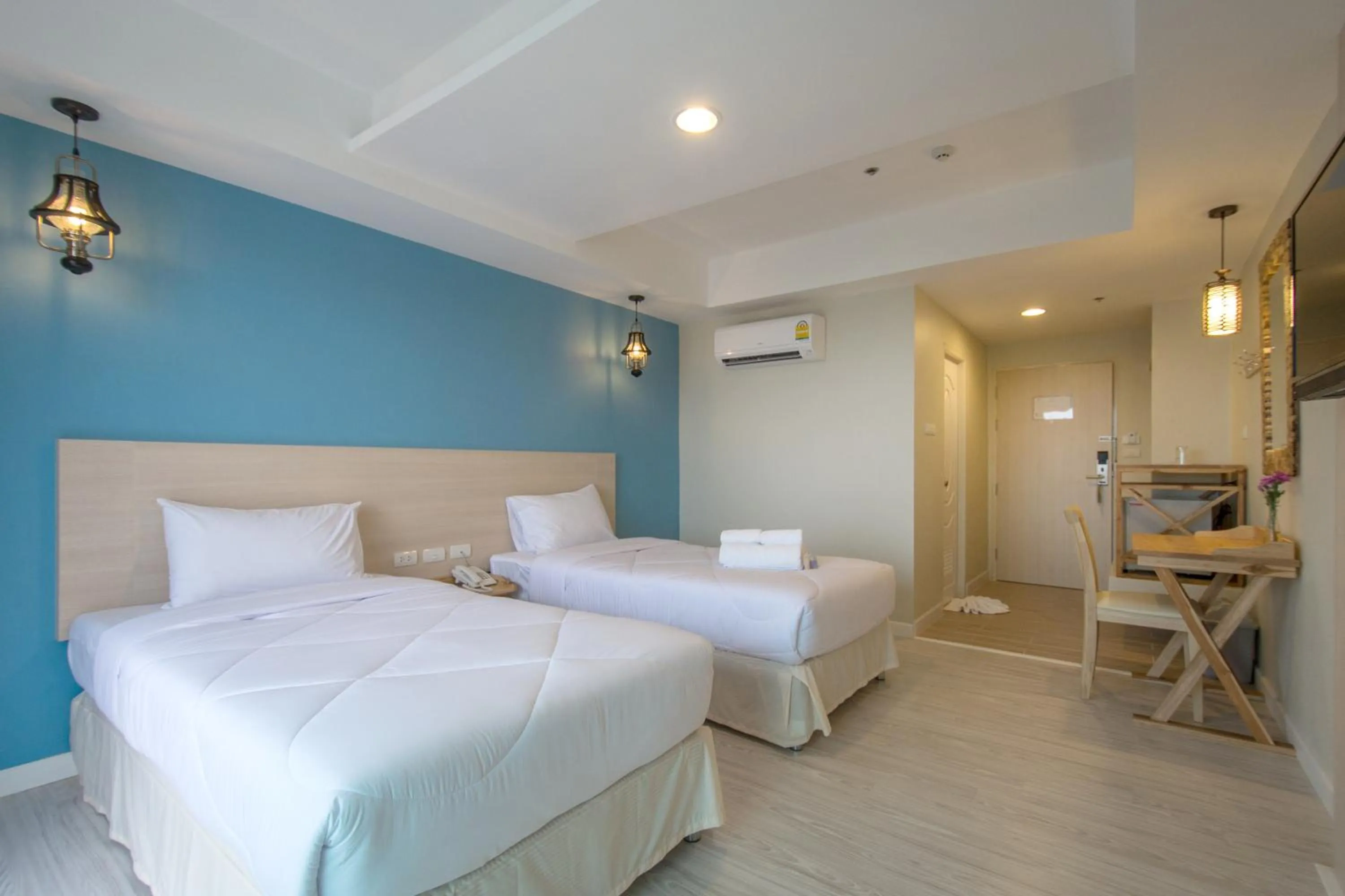 Bedroom, Bed in Prachuap Grand Hotel