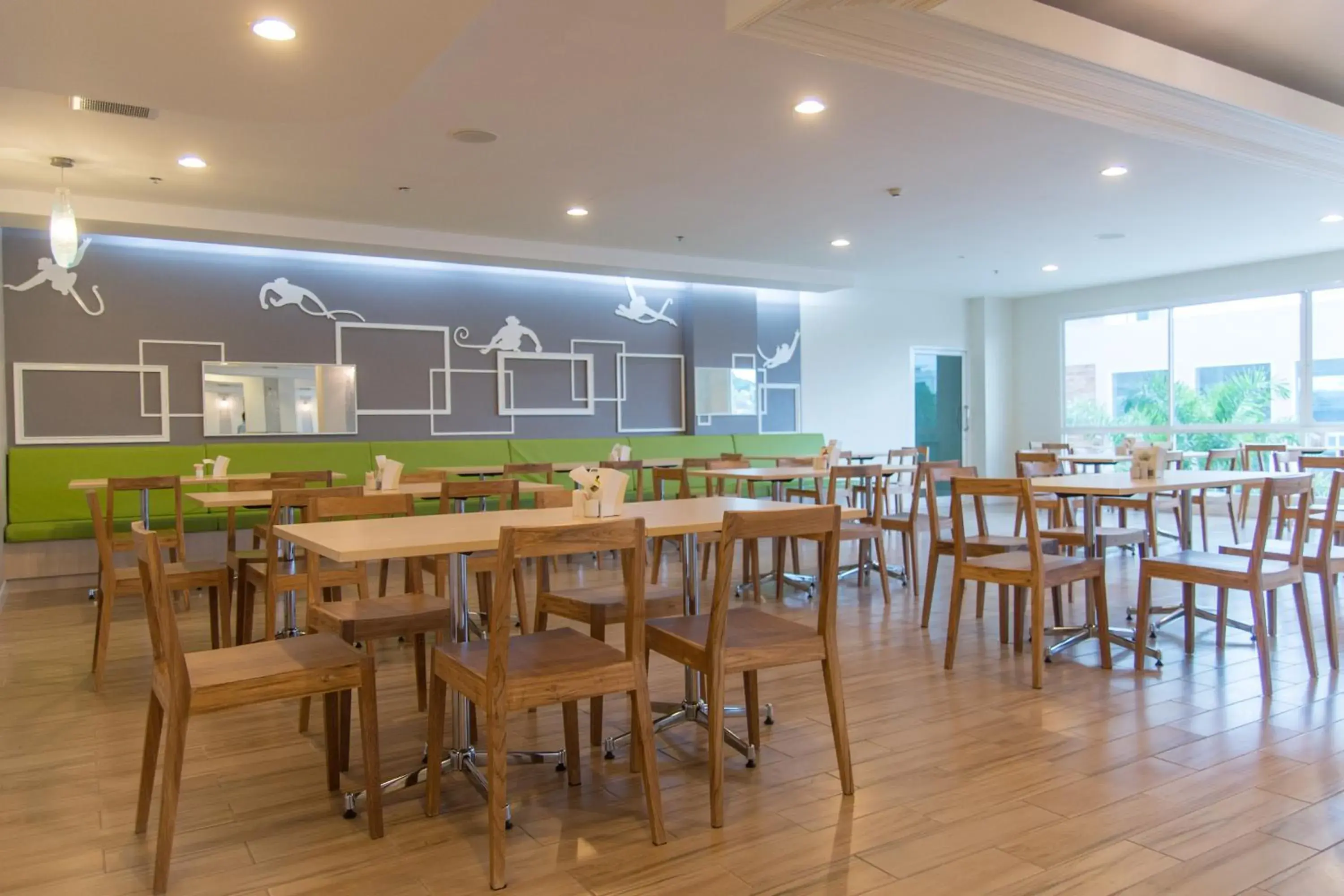 Restaurant/places to eat in Prachuap Grand Hotel Restaurant/places to eat in Prachuap Grand Hotel