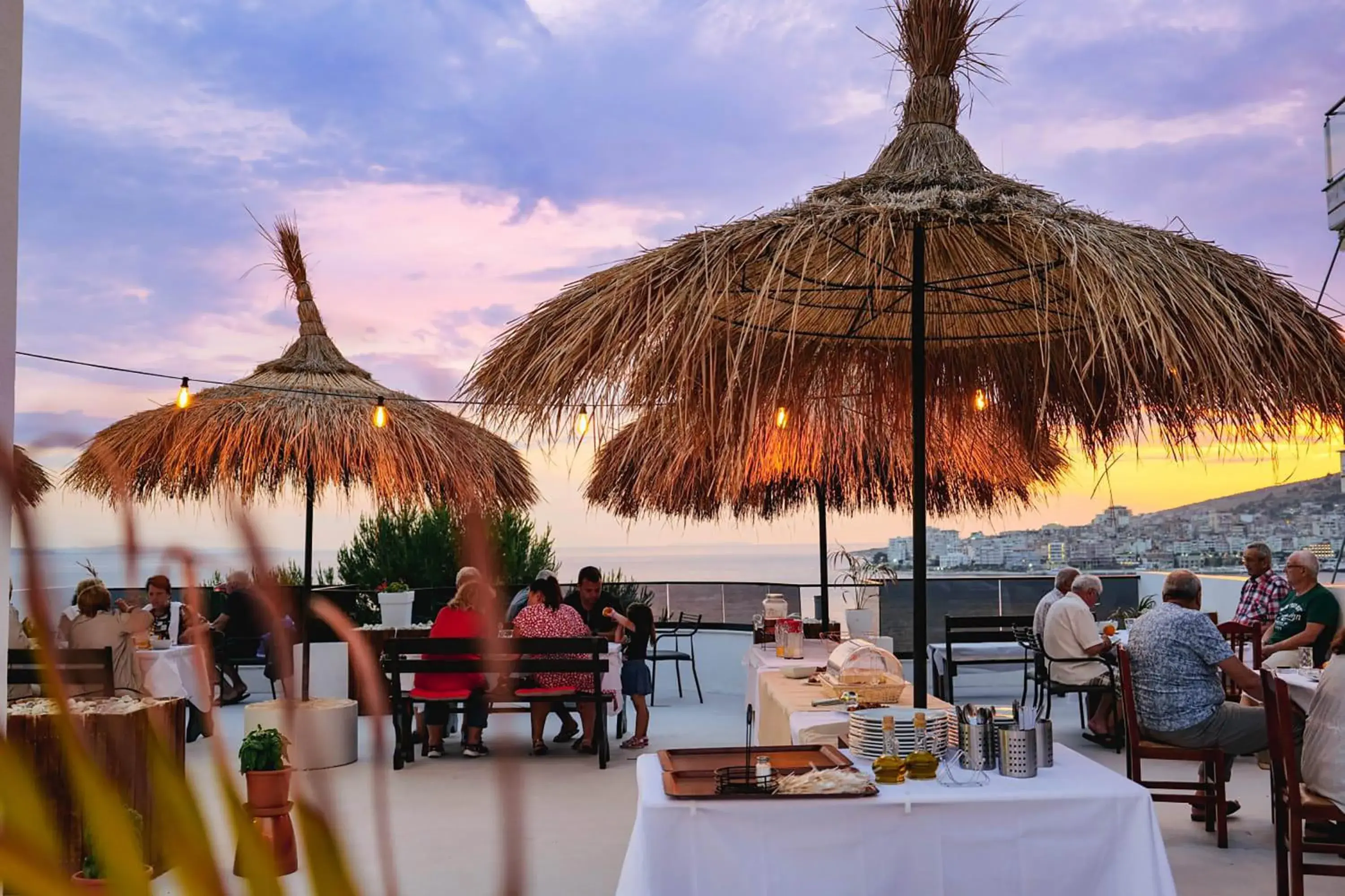 Restaurant/places to eat in Hotel Havana Restaurant/places to eat in Hotel Havana