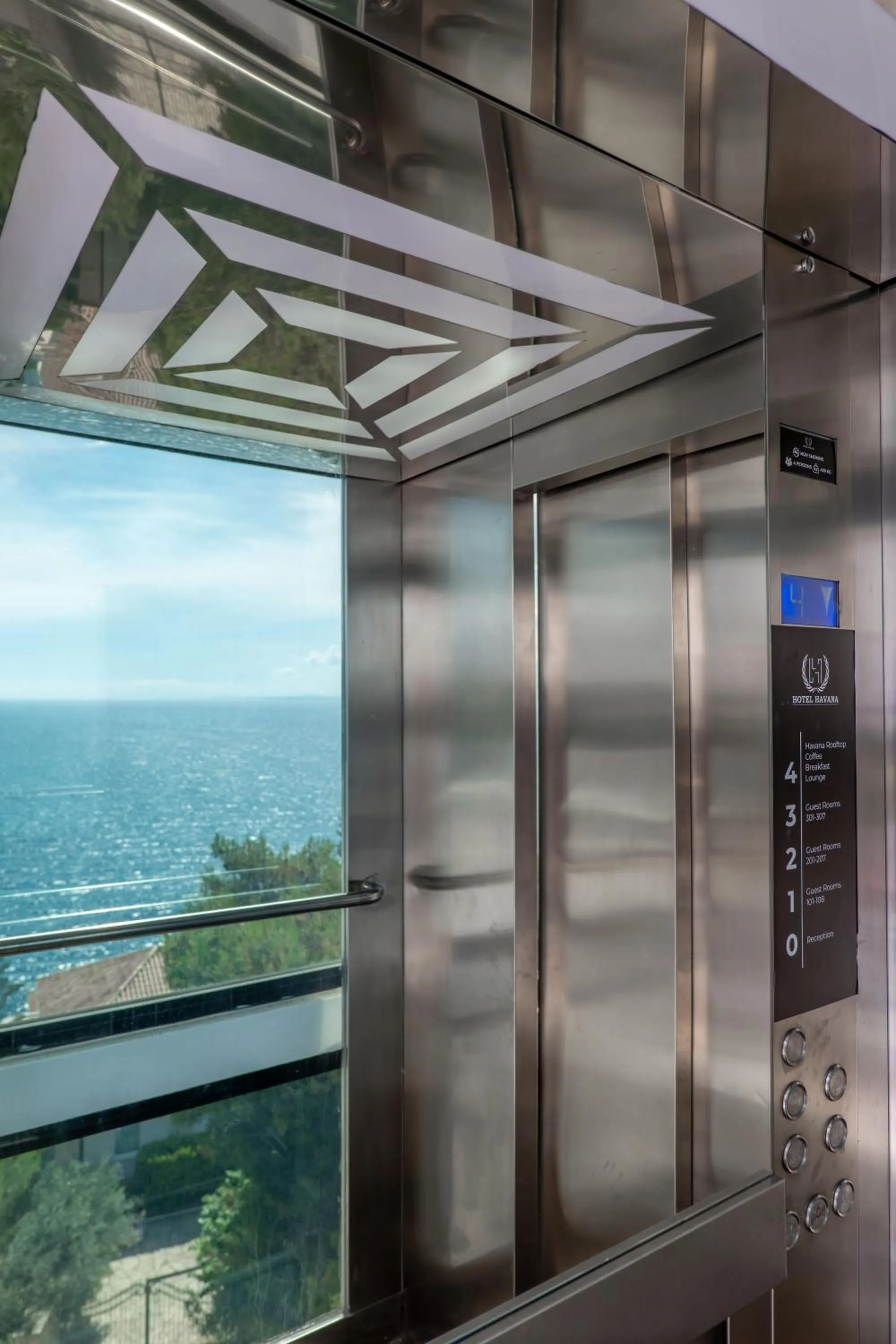 elevator in Hotel Havana