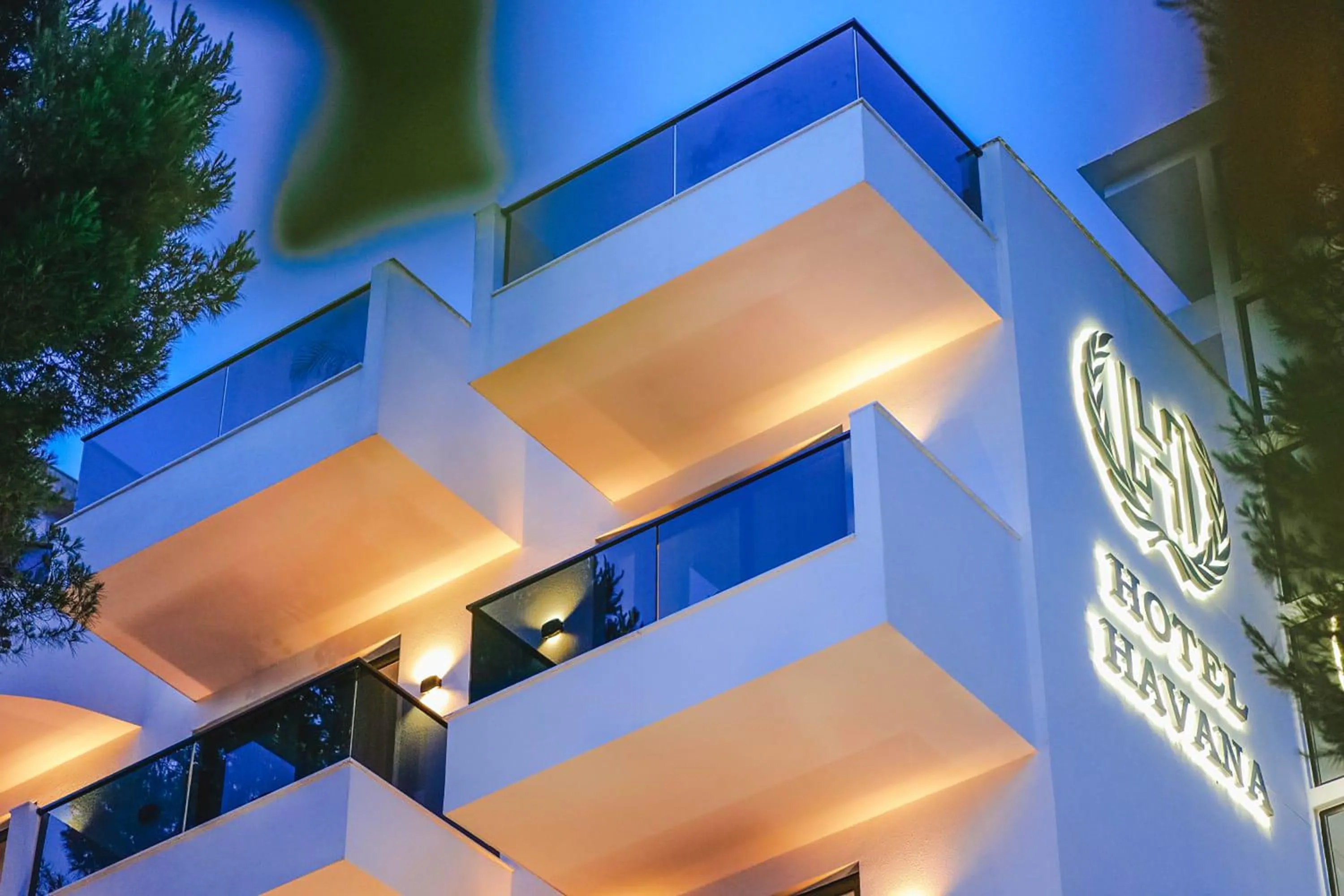 Property building in Hotel Havana