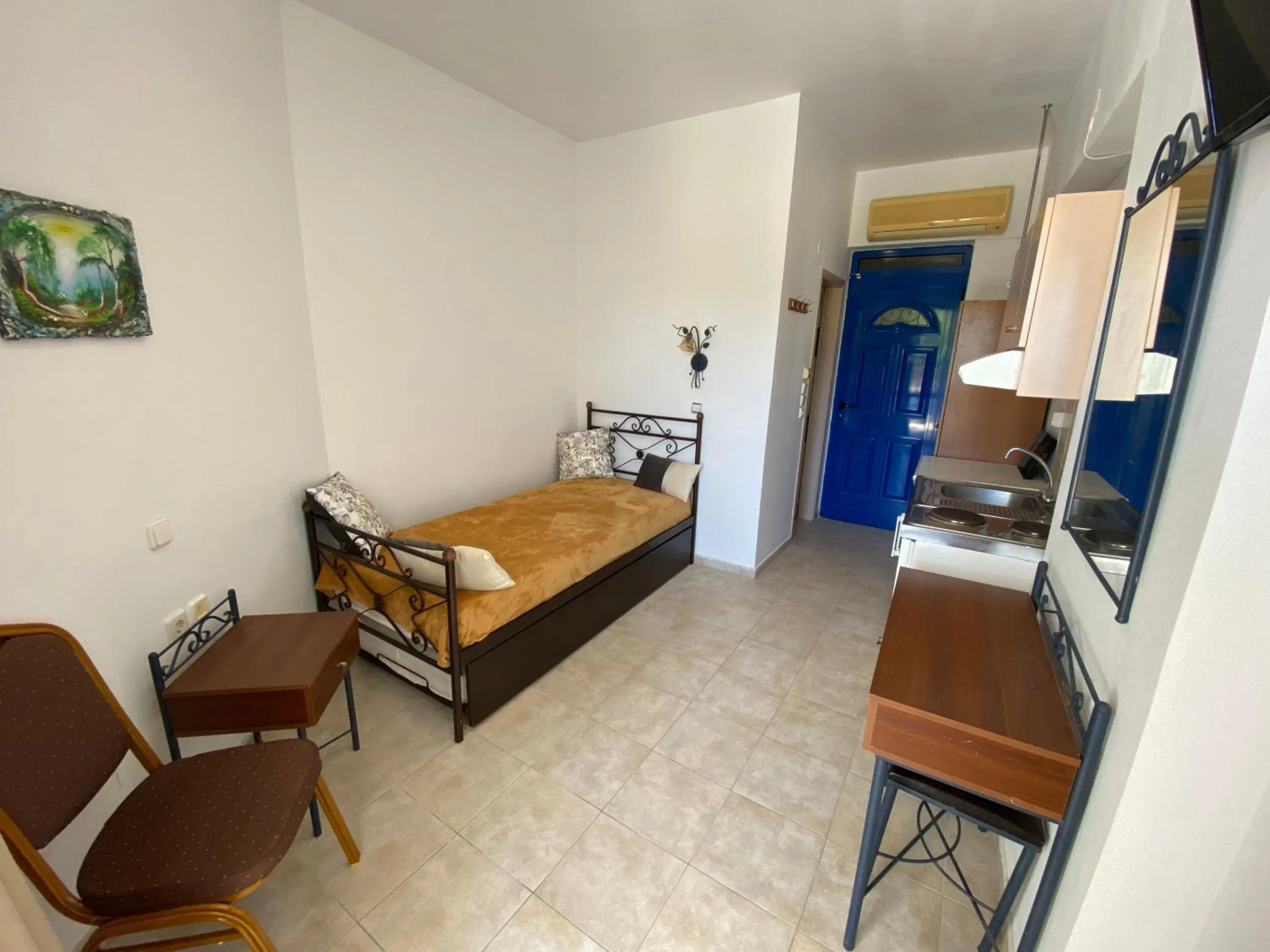 Anastasia Studios, Apartments & Suites