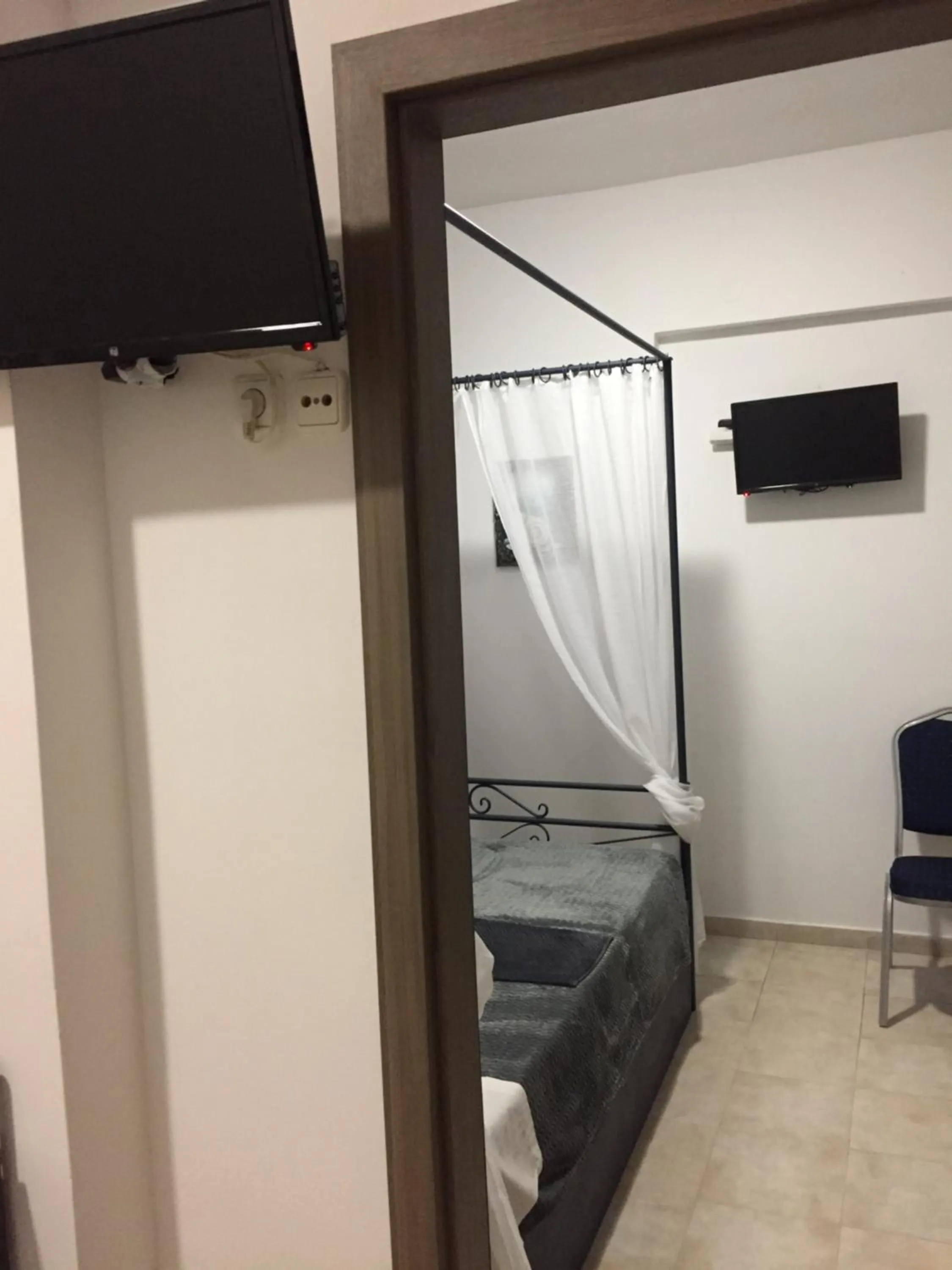 Anastasia Studios, Apartments & Suites