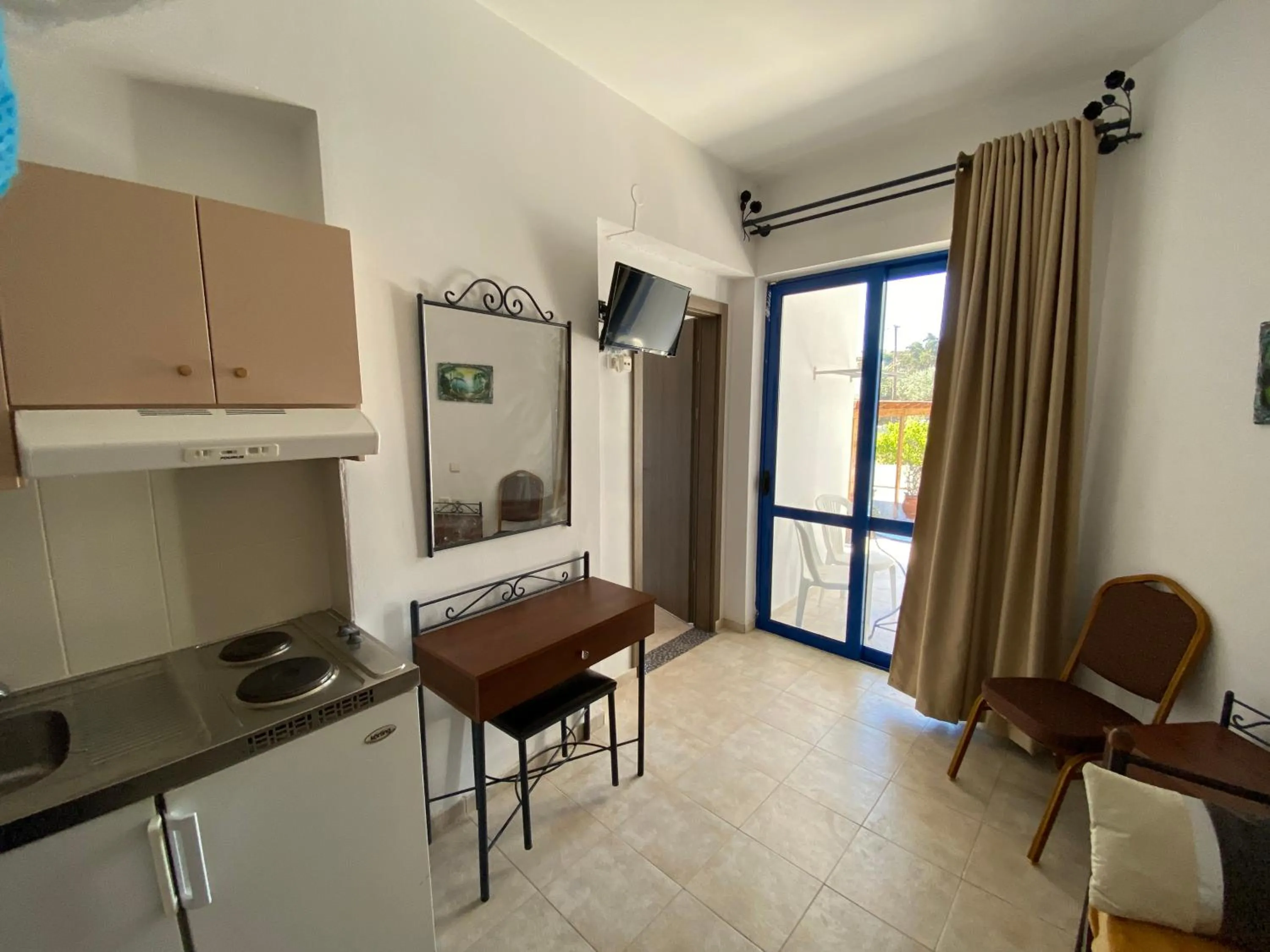 Anastasia Studios, Apartments & Suites