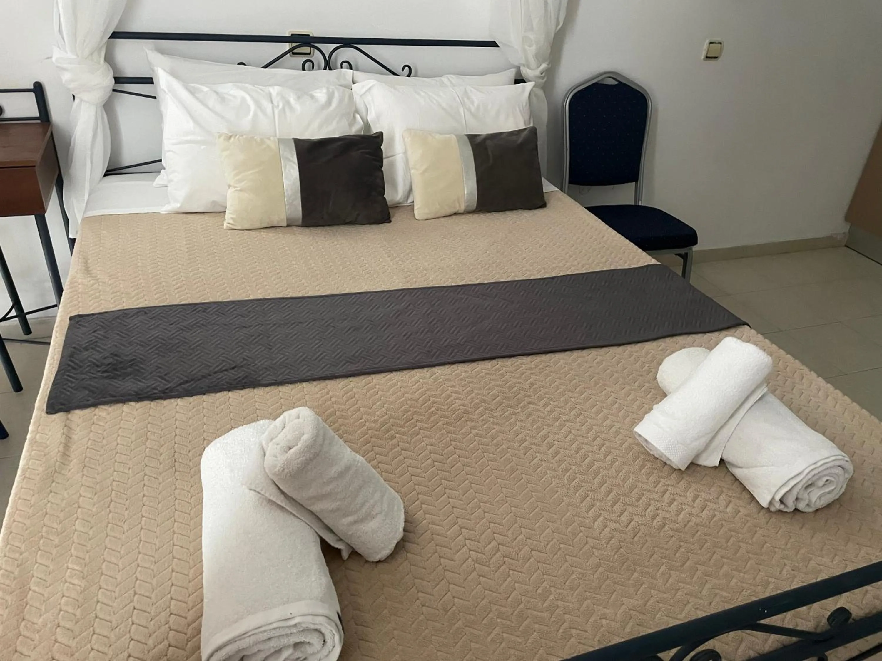 Anastasia Studios, Apartments & Suites