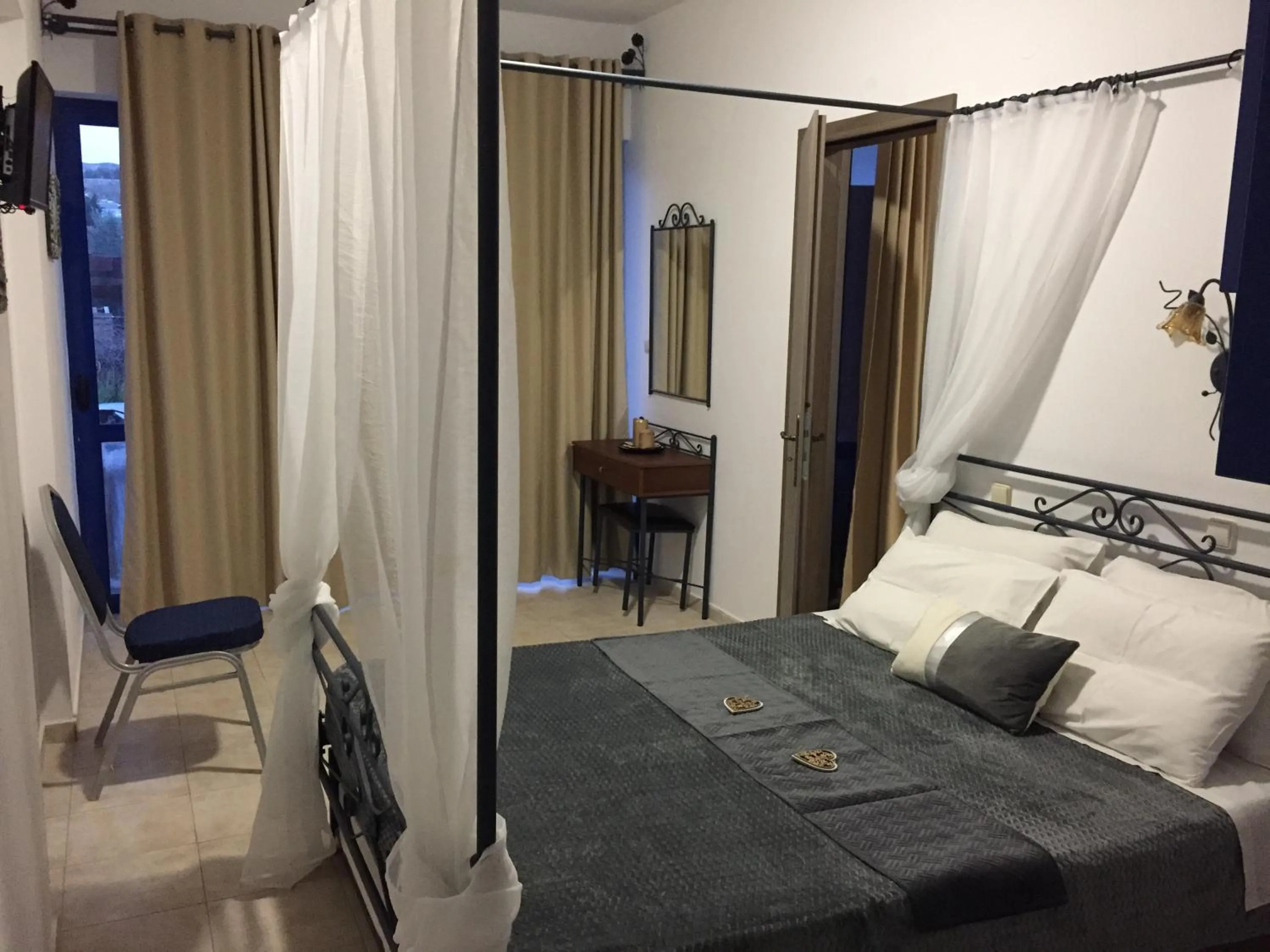 Anastasia Studios, Apartments & Suites