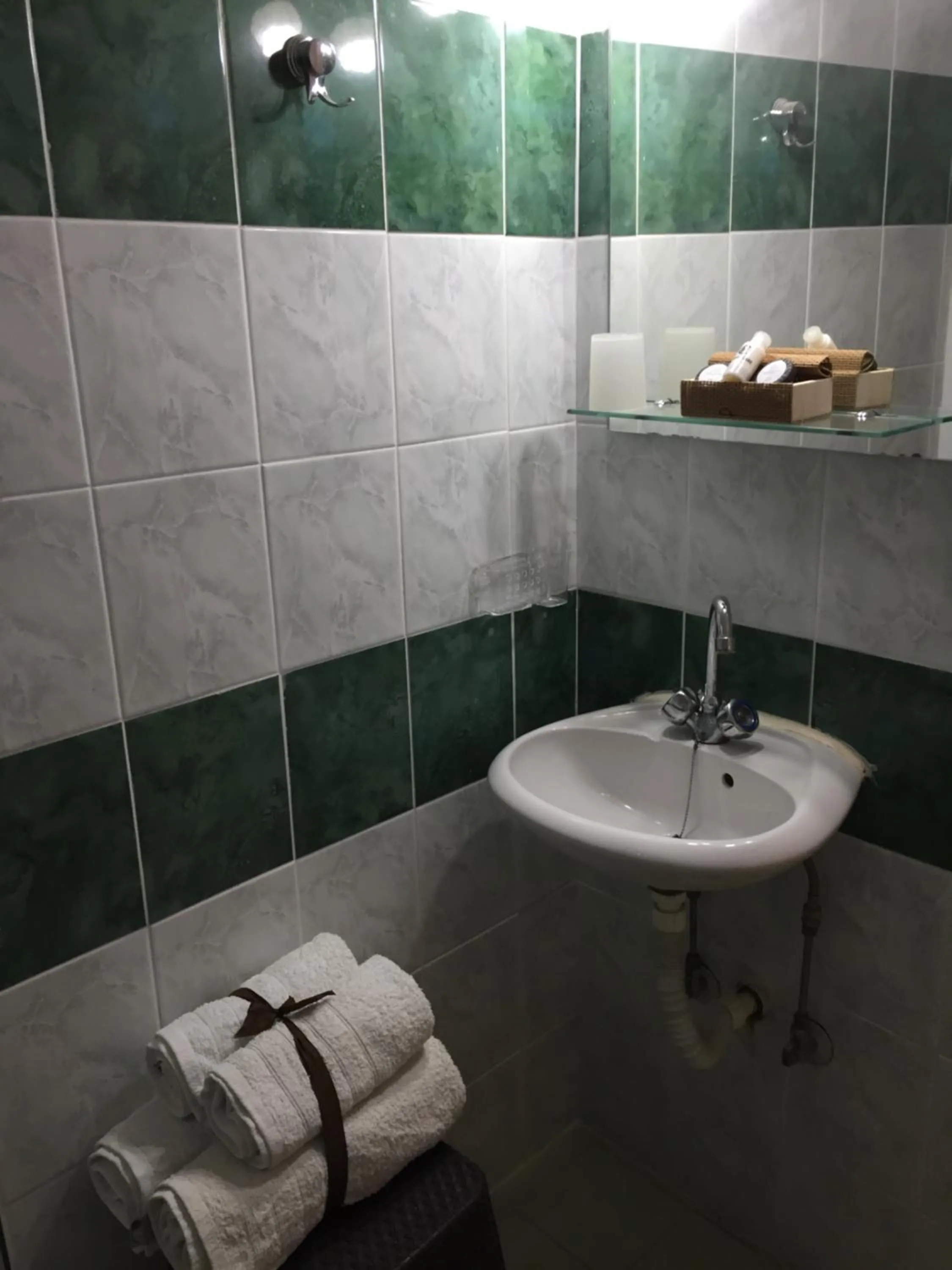 Anastasia Studios, Apartments & Suites