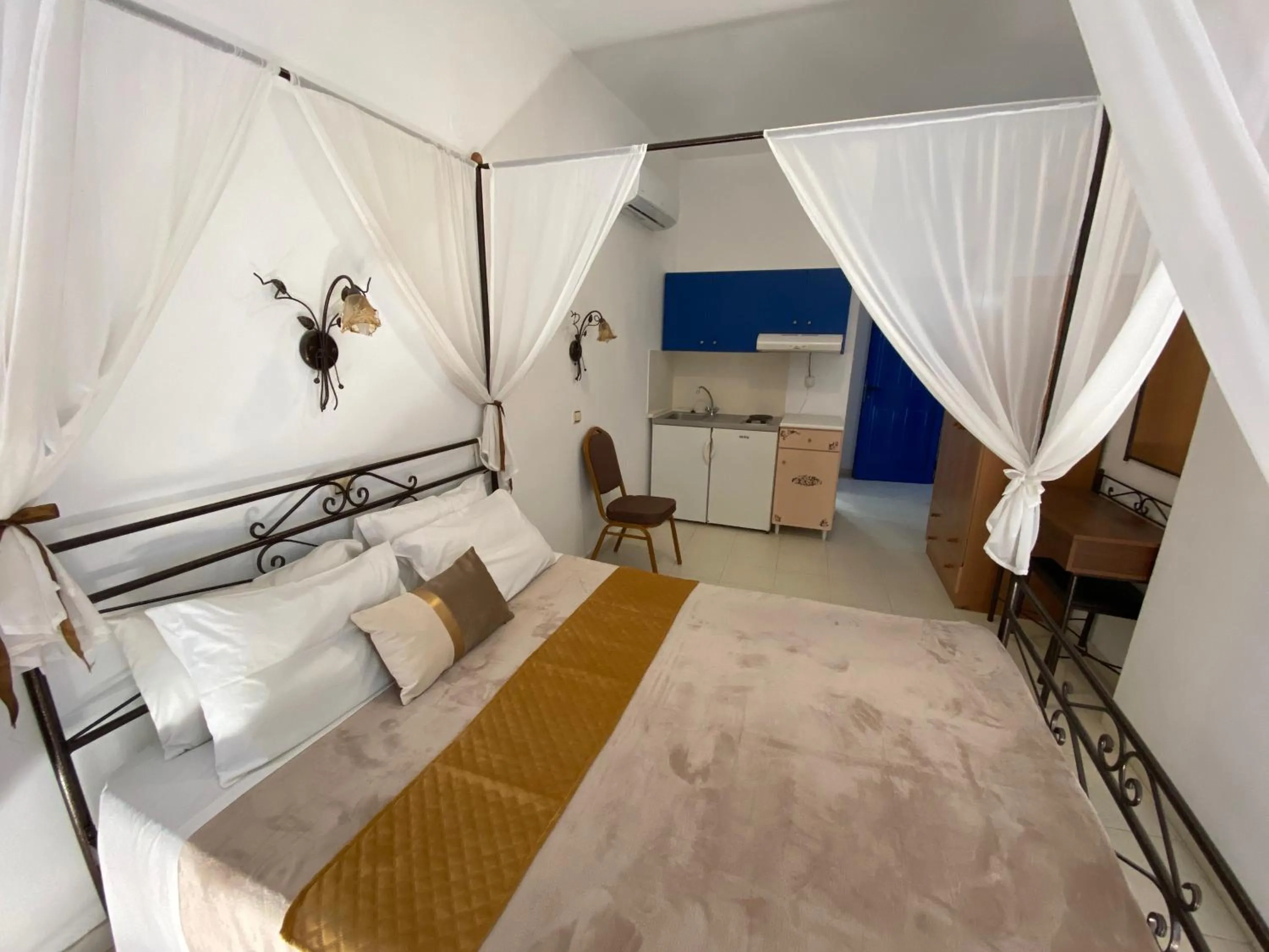 Anastasia Studios, Apartments & Suites