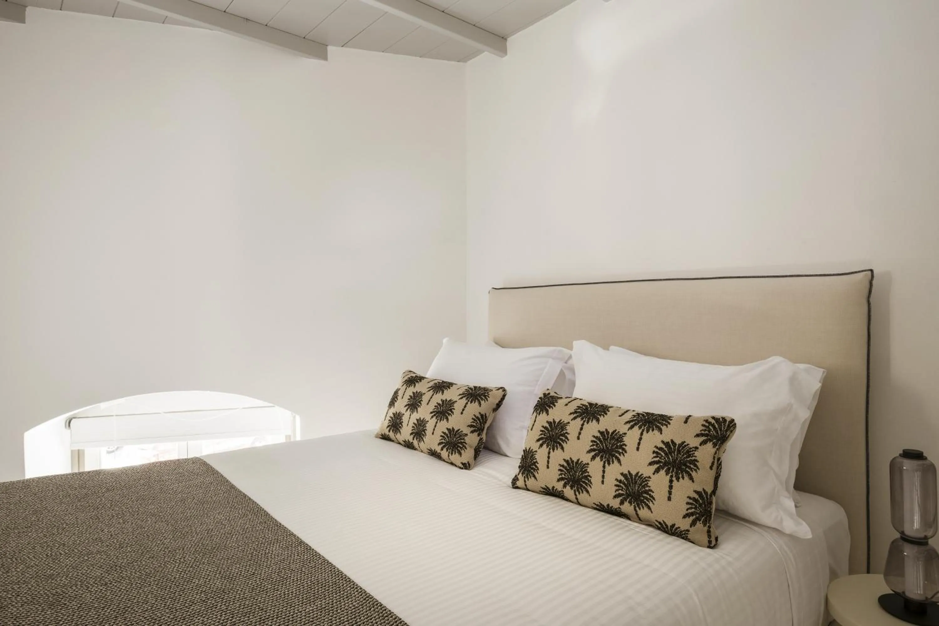 Bedroom, Bed in Alma Syros