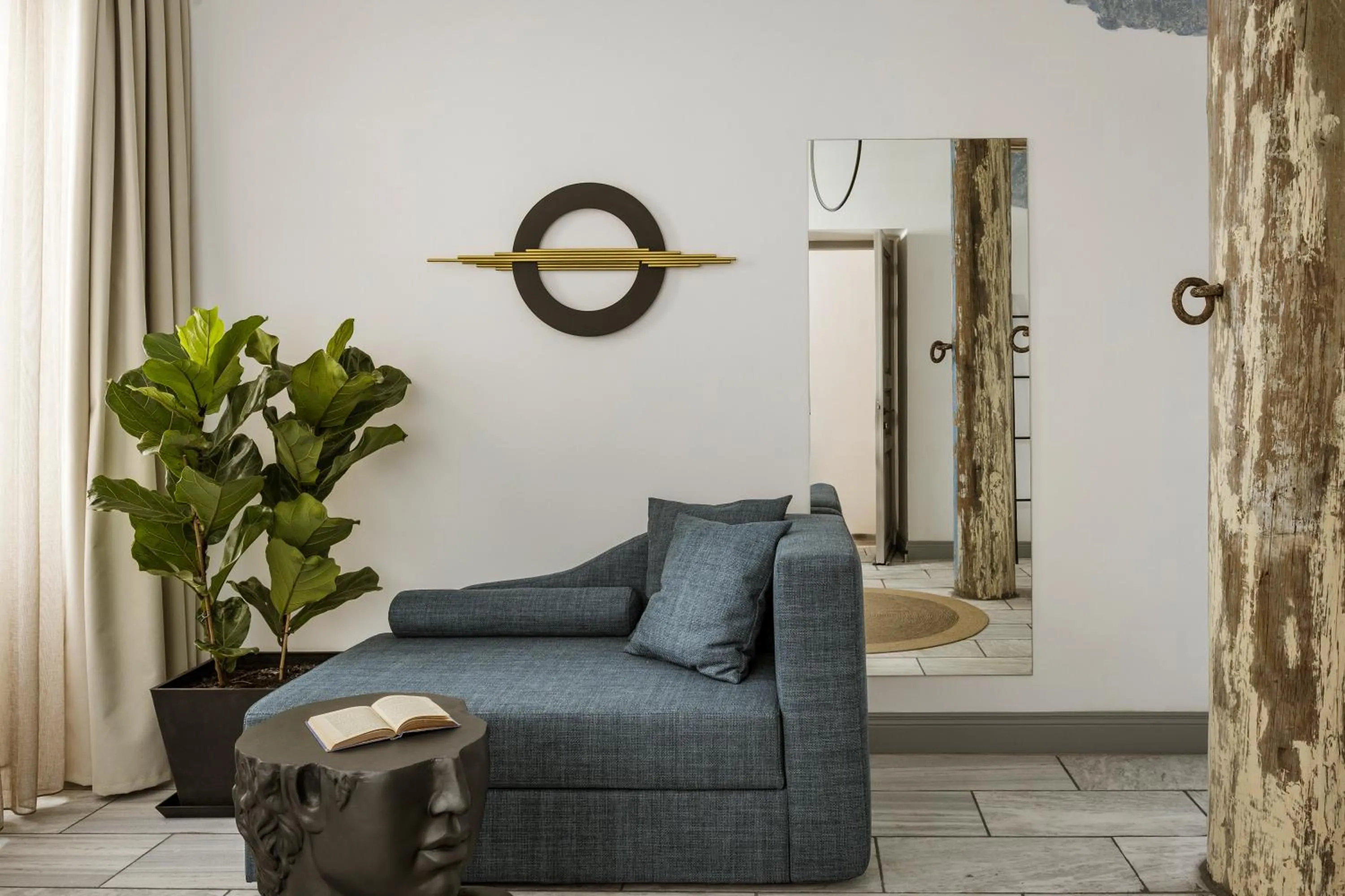 Deluxe Suite in Alma Syros