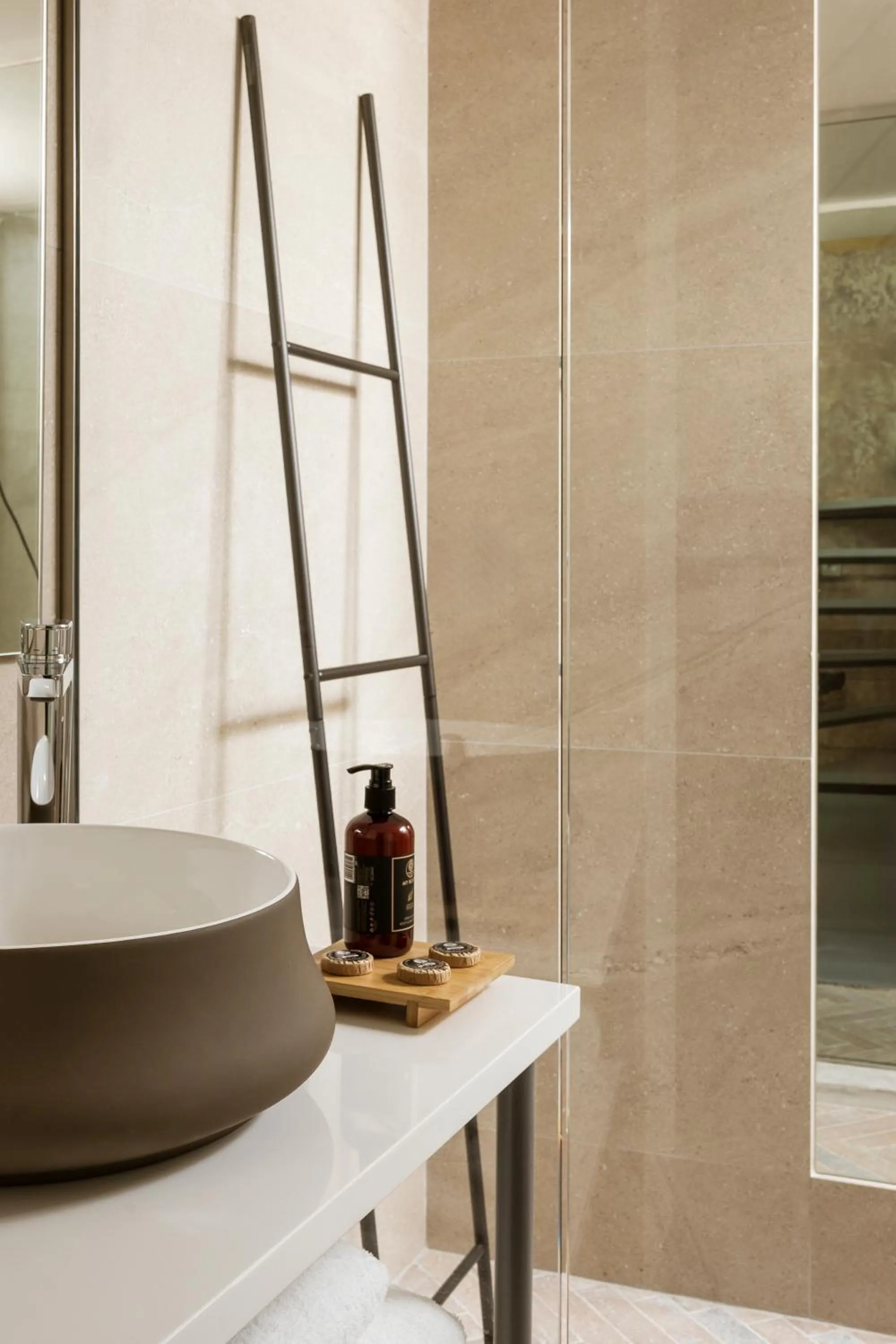 Bathroom in Alma Syros