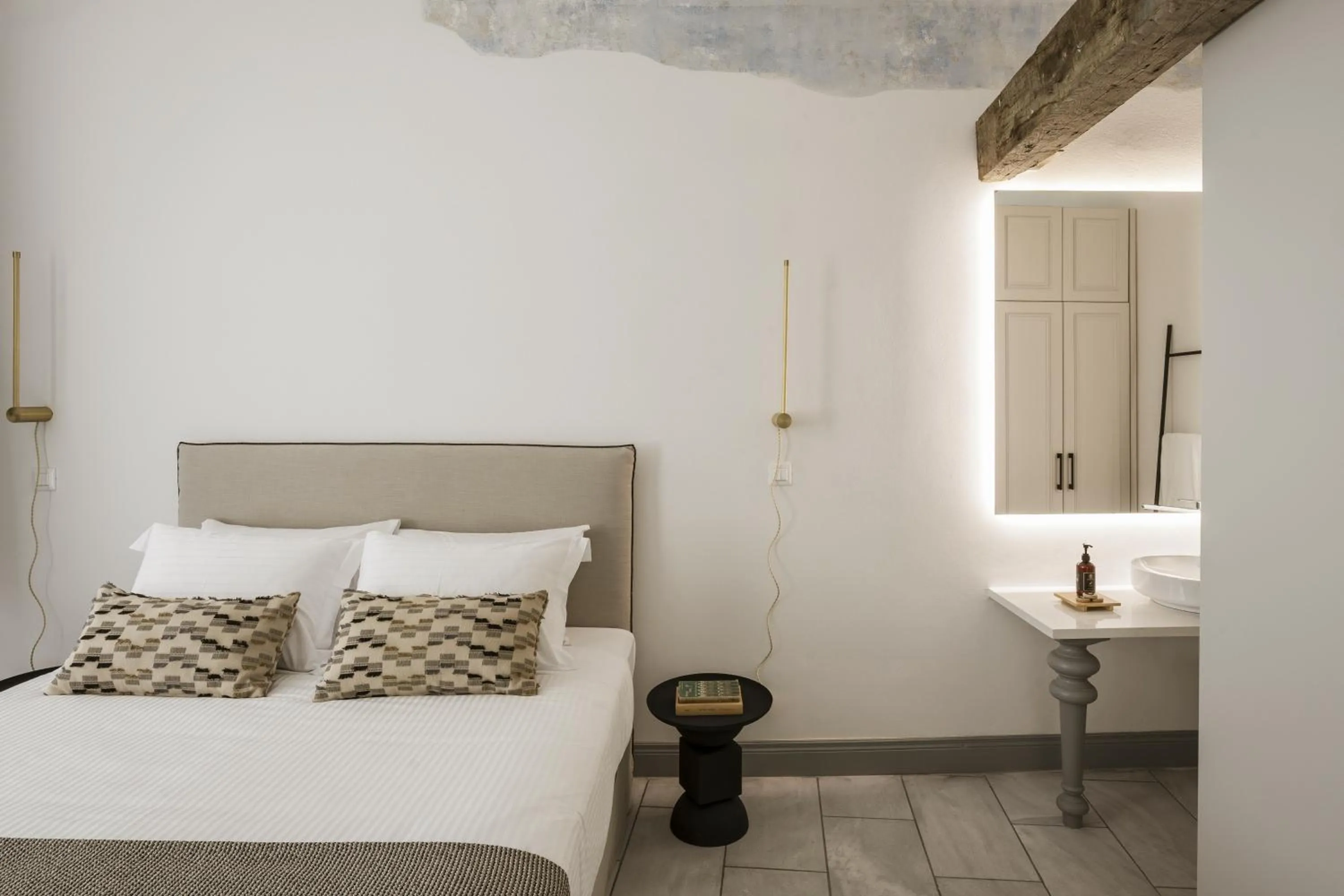 Bedroom, Bed in Alma Syros
